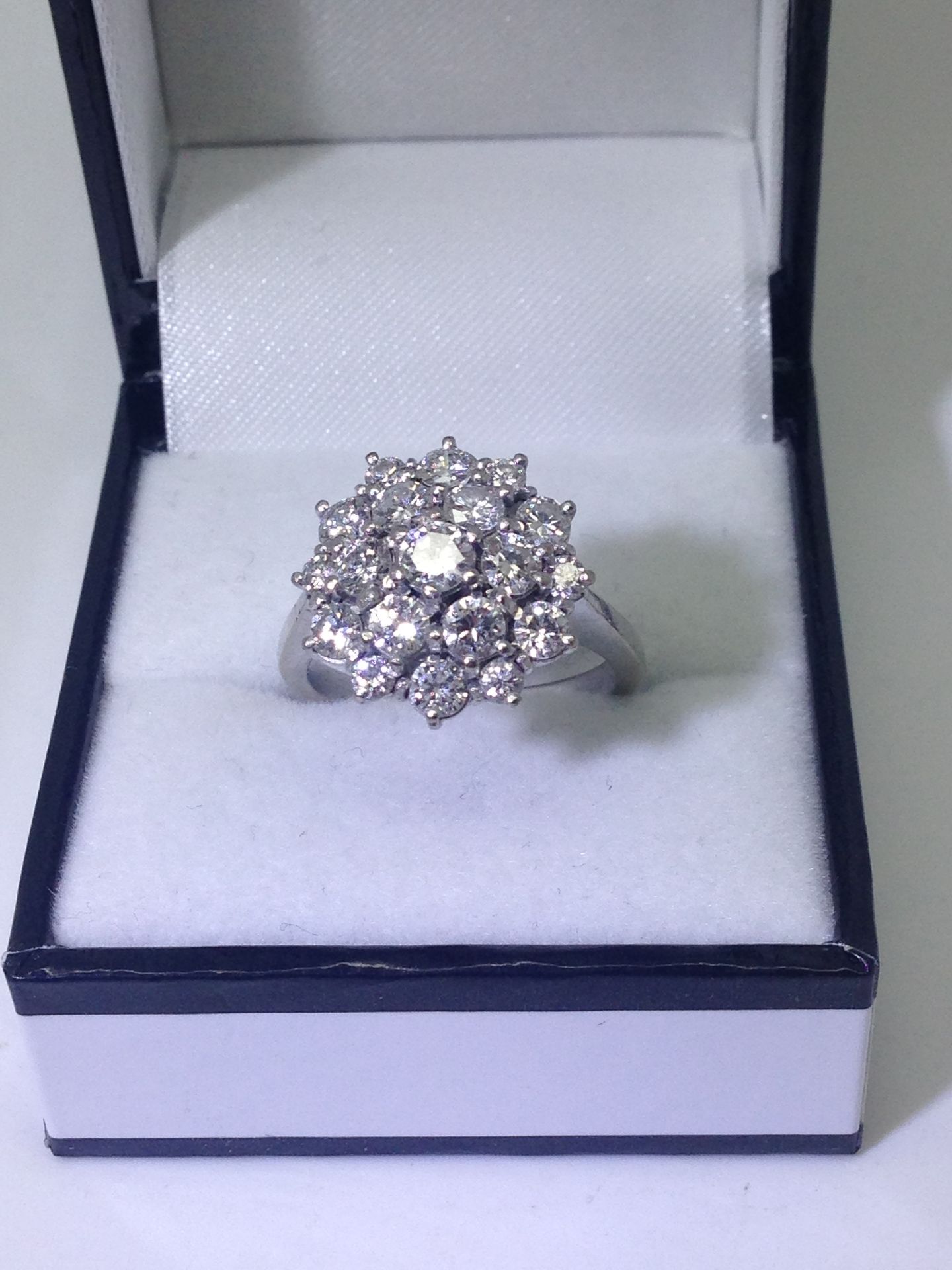 SUPERB PLATINUM 2.00ct DIAMOND CLUSTER RING