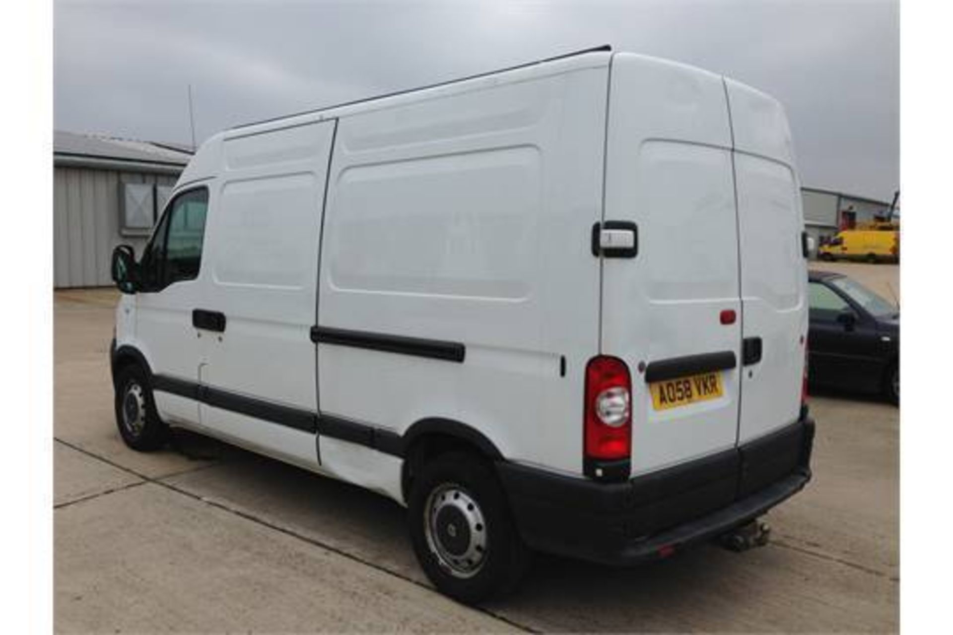 2008 58 reg RENAULT MWB VAN  V5 PRESENT MOT TO JUNE 2016 - Image 5 of 11