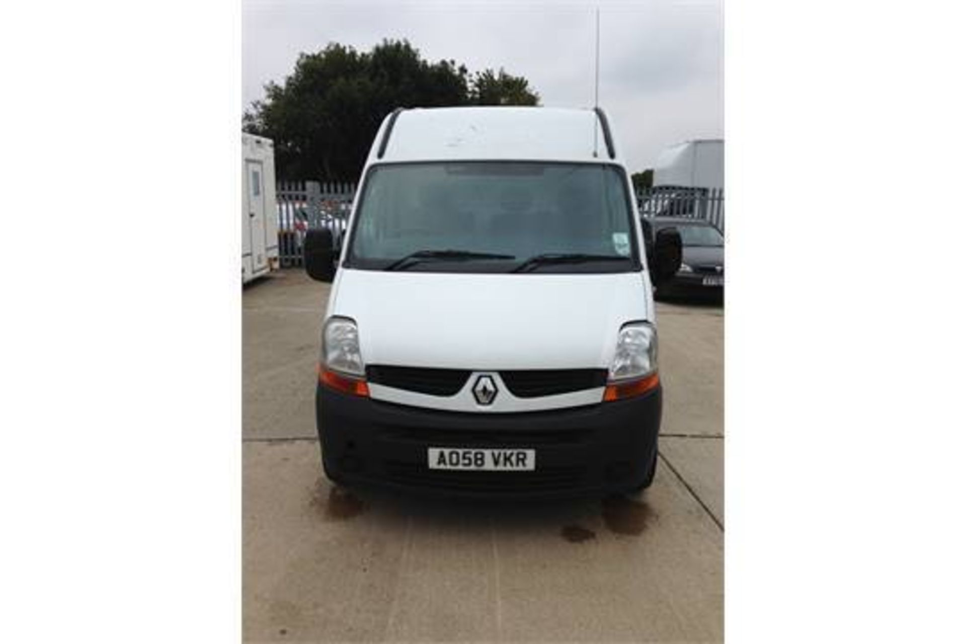 2008 58 reg RENAULT MWB VAN  V5 PRESENT MOT TO JUNE 2016 - Image 2 of 11