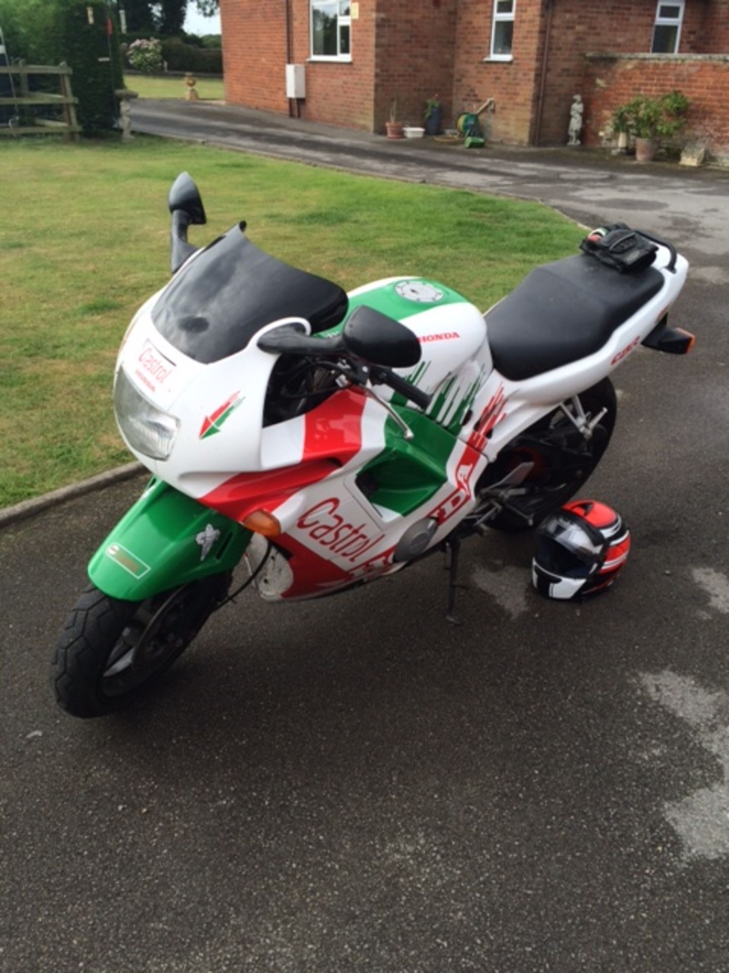 1991 HONDA 600cc MOTORBIKE CASTROL LOGO