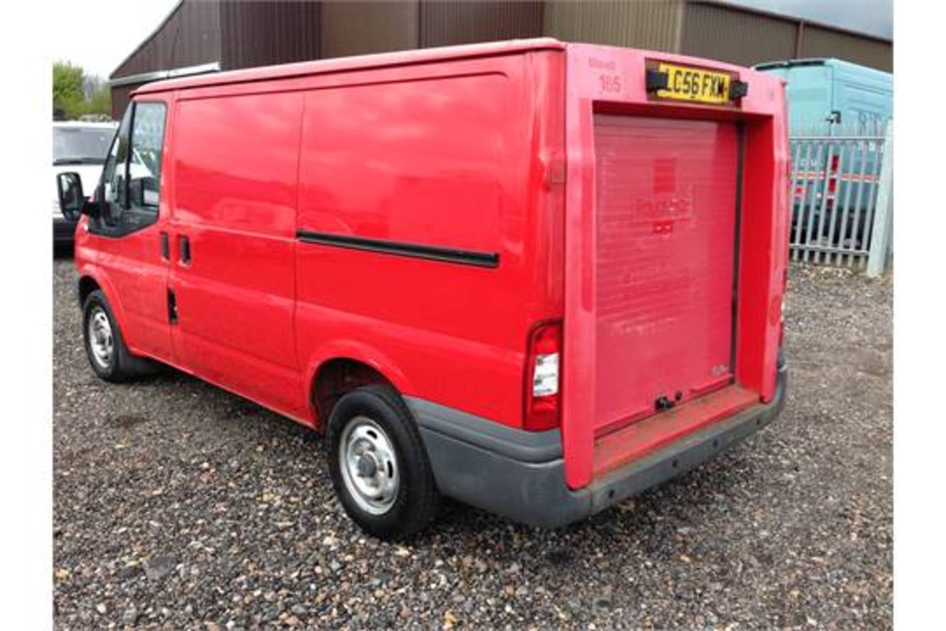 2006 56 REG FORD TRANSIT VAN WITH REAR SHUTTER DOOR FITTED 1 OWNER ROYAL MAIL - Image 3 of 17