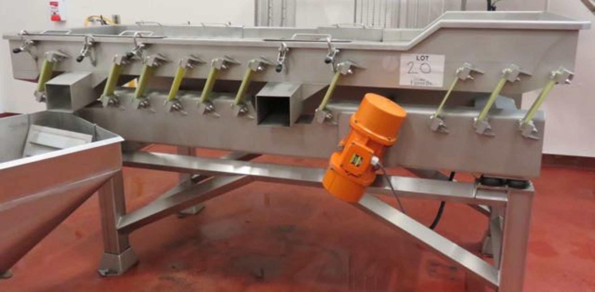 VIBRATORY FEEDER - Image 2 of 2