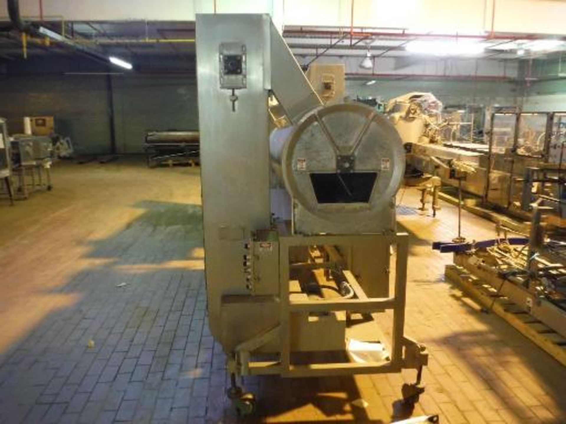 DCA Equipment rotary screen trommel, Model MD121, SN 136, 24 in. dia. x 108 in long, return auger - Image 2 of 9