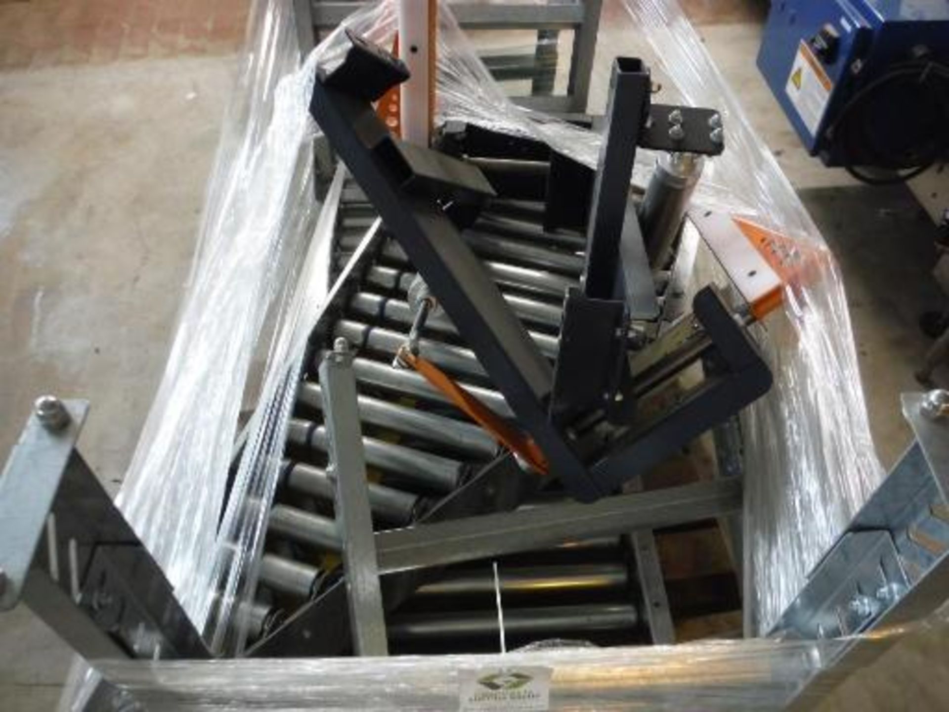 Powerless roller conveyor ***___   A Rigging Fee of _ $50 _ will be due the rigger   ___*** - Image 2 of 2