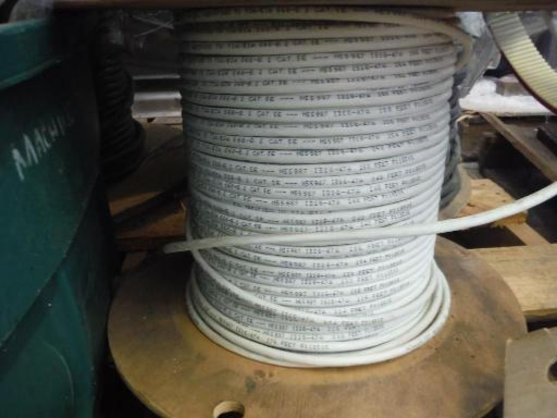 (4) spools of assorted wire and cat cable ***___   A Rigging Fee of _ $25 _ will be due the rigger - Image 4 of 6