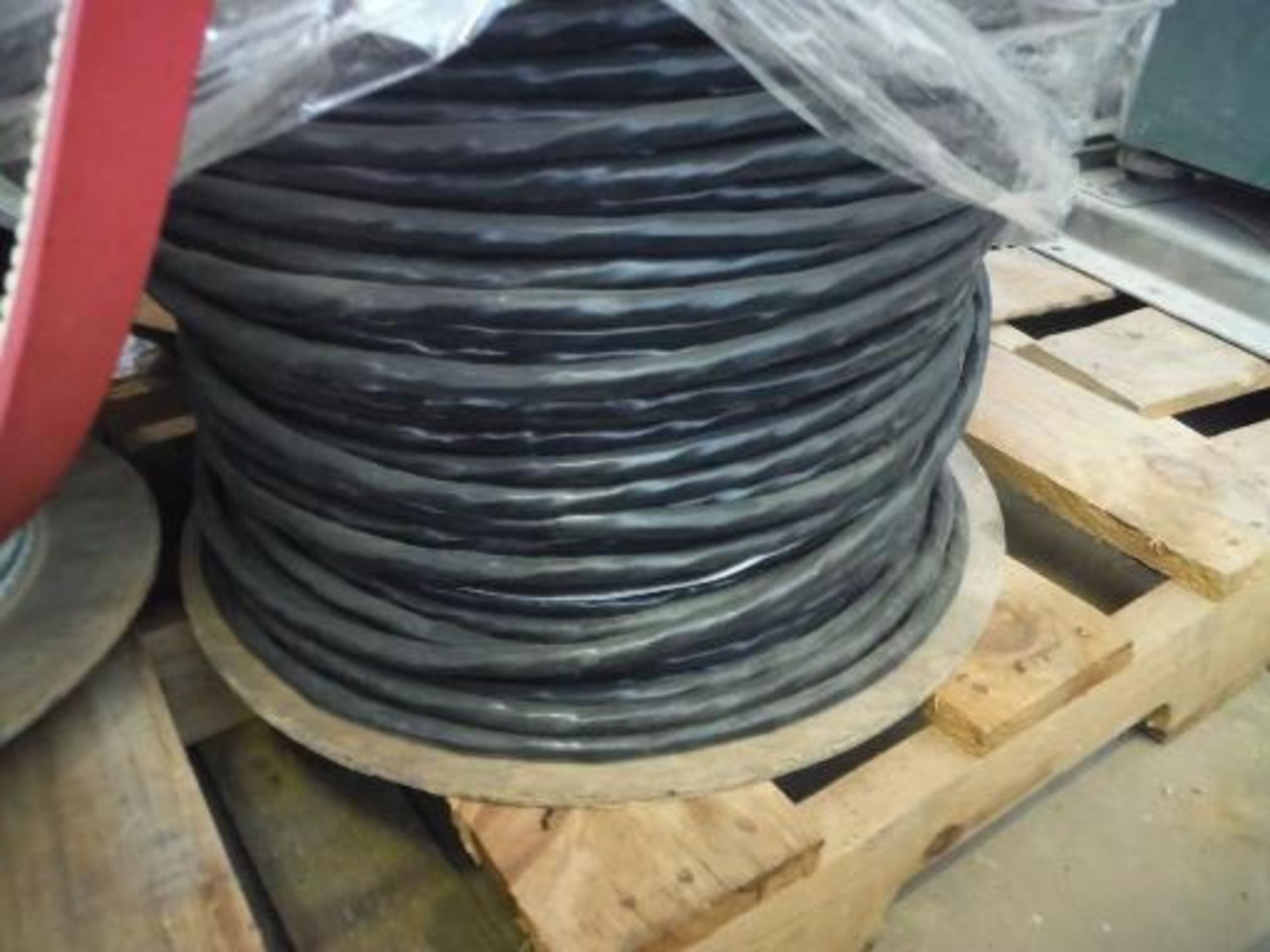 (4) spools of assorted wire and cat cable ***___   A Rigging Fee of _ $25 _ will be due the rigger - Image 5 of 6