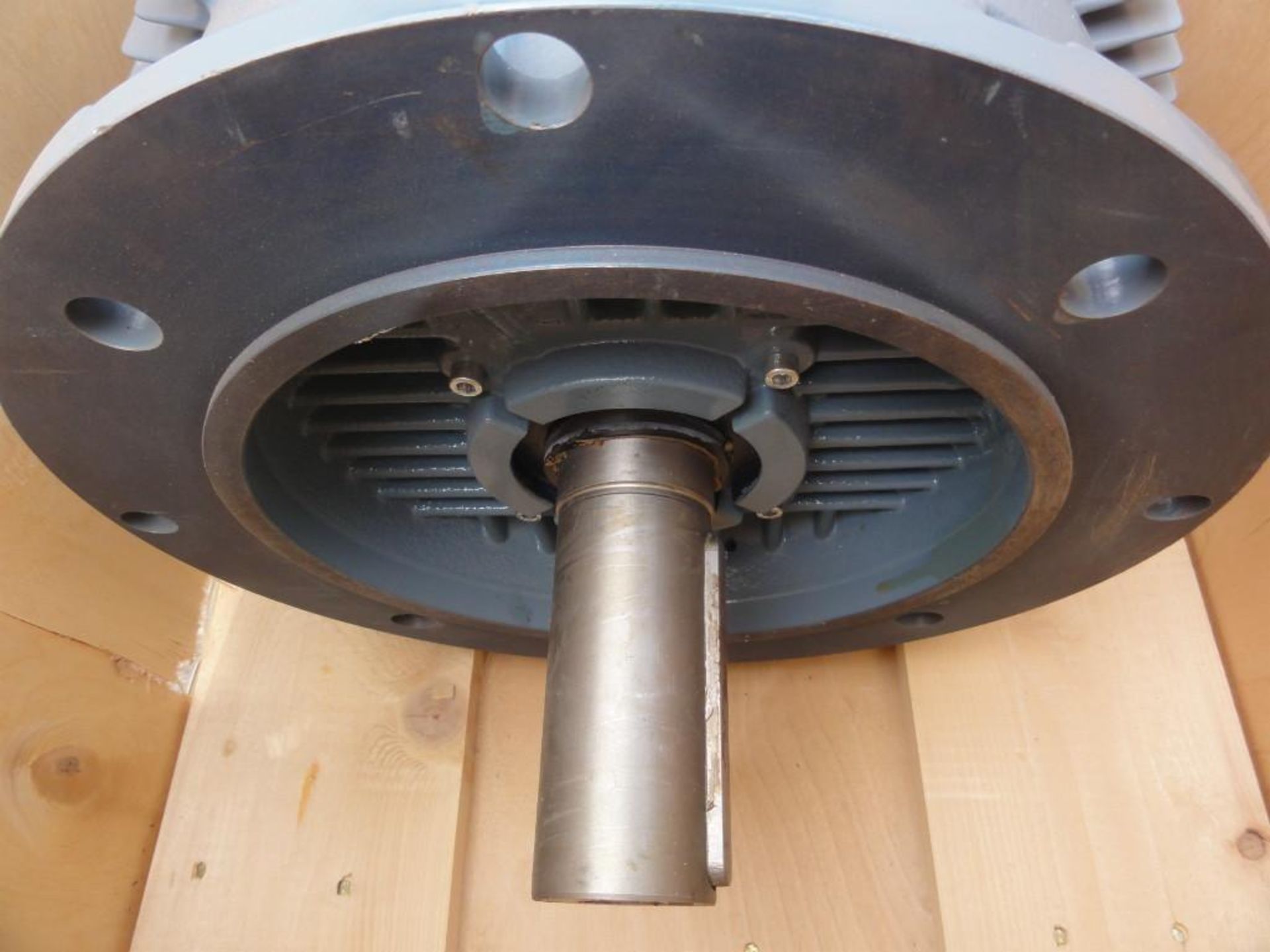 NEW ABB 30HP Electric Motor, Make:ABB, Model: 3GAA181031-ADG, Serial Number: CSN10-311232, HP:30, - Image 4 of 8