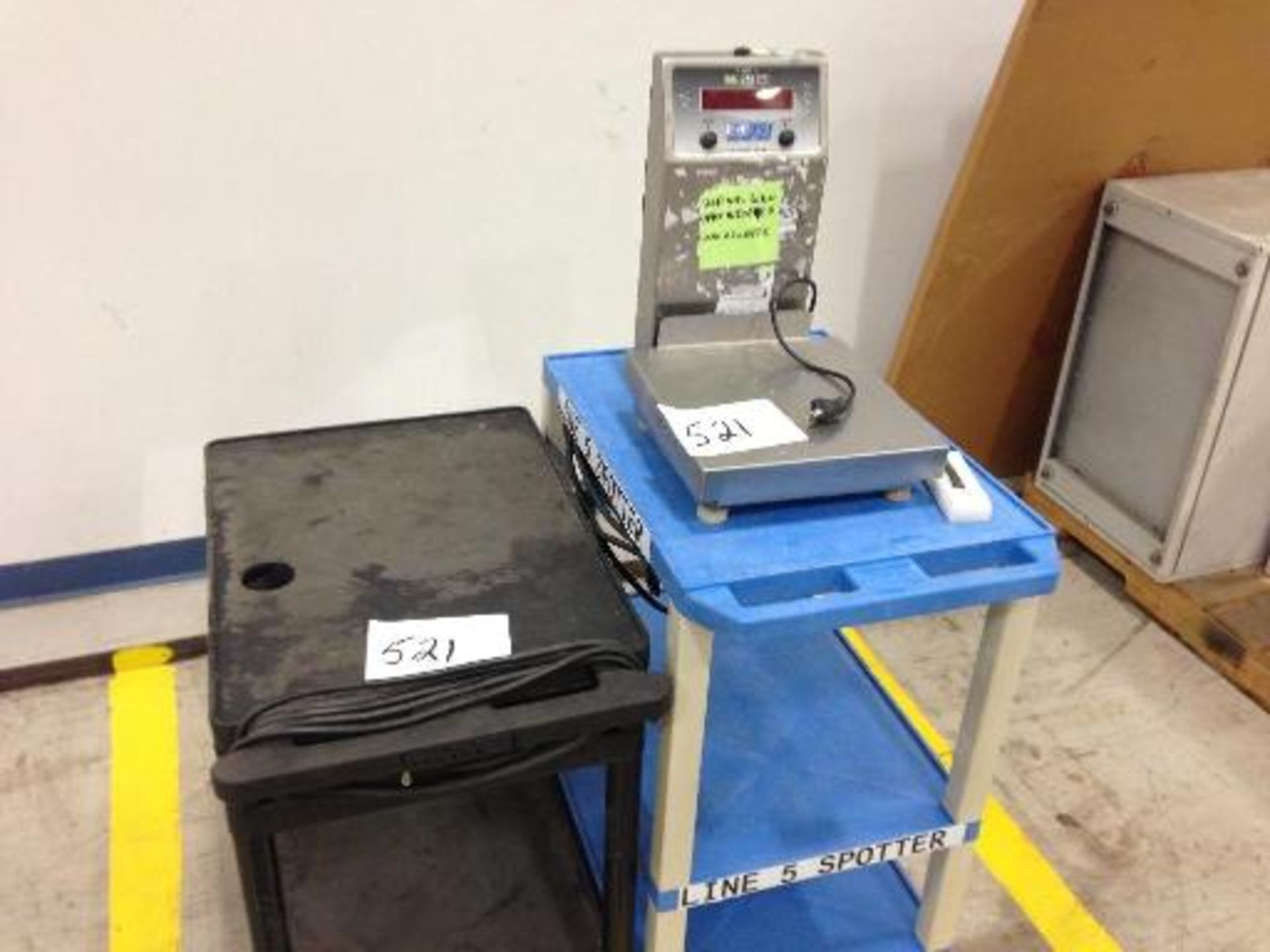 GSE scale and 2 carts This item located in Grand Rapids, Michigan **__ A Rigging Fee of $25 will - Image 2 of 4