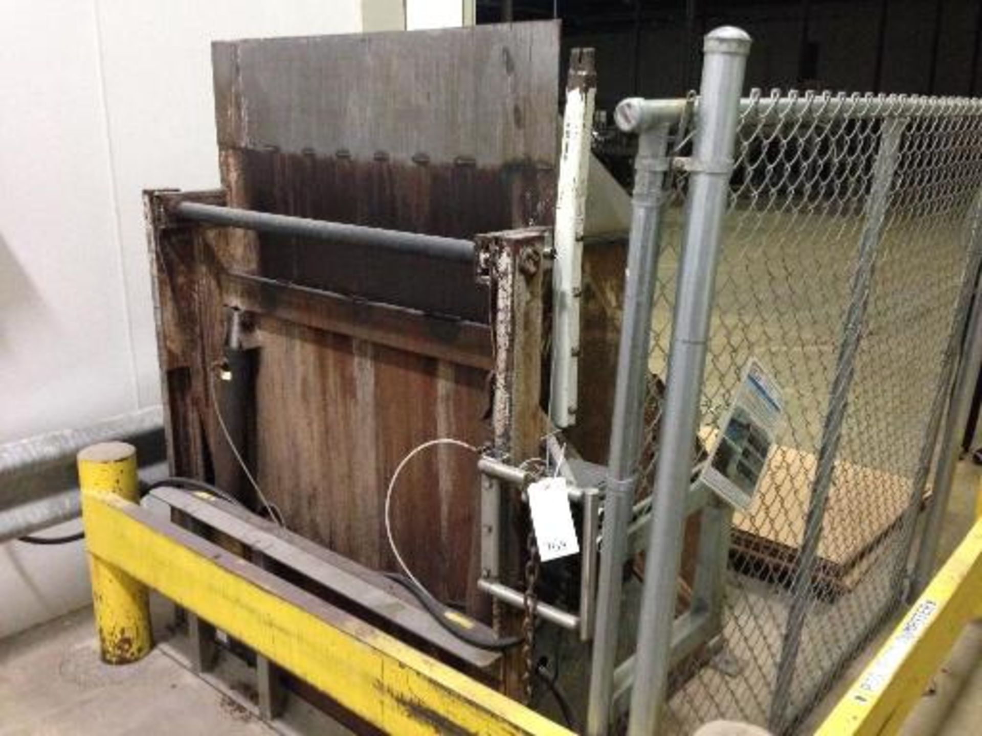 Mild Steel tote dump for waste product, with hyd. Pump This item located in Grand Rapids,