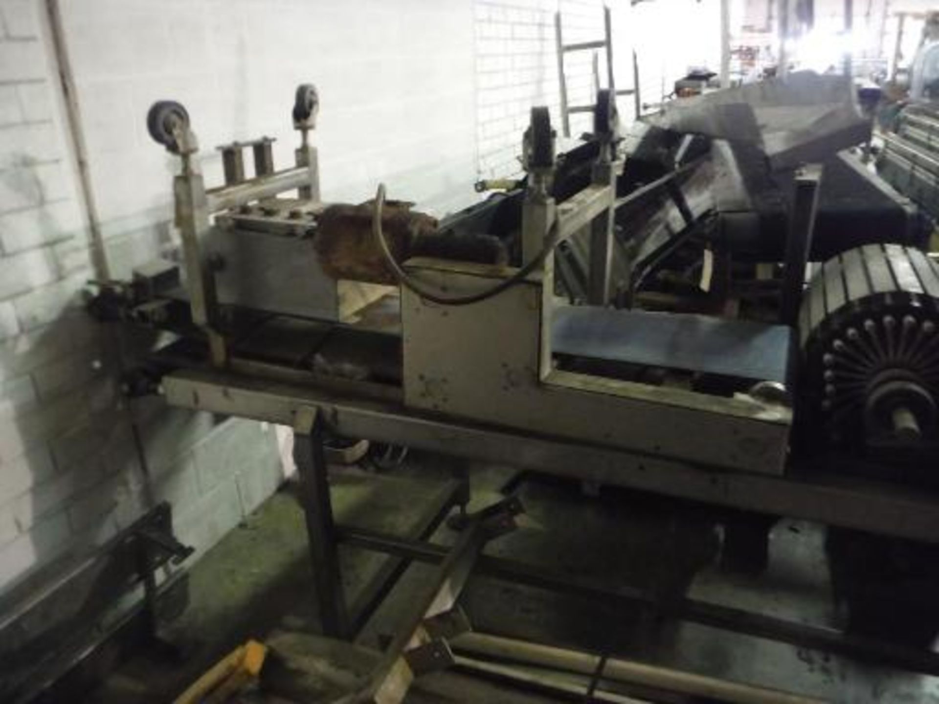 Tote Cutter Table w/ Curler discharge, 13ft long x 27in wide (ET-25929) Located In Farmers Branch, - Image 3 of 4