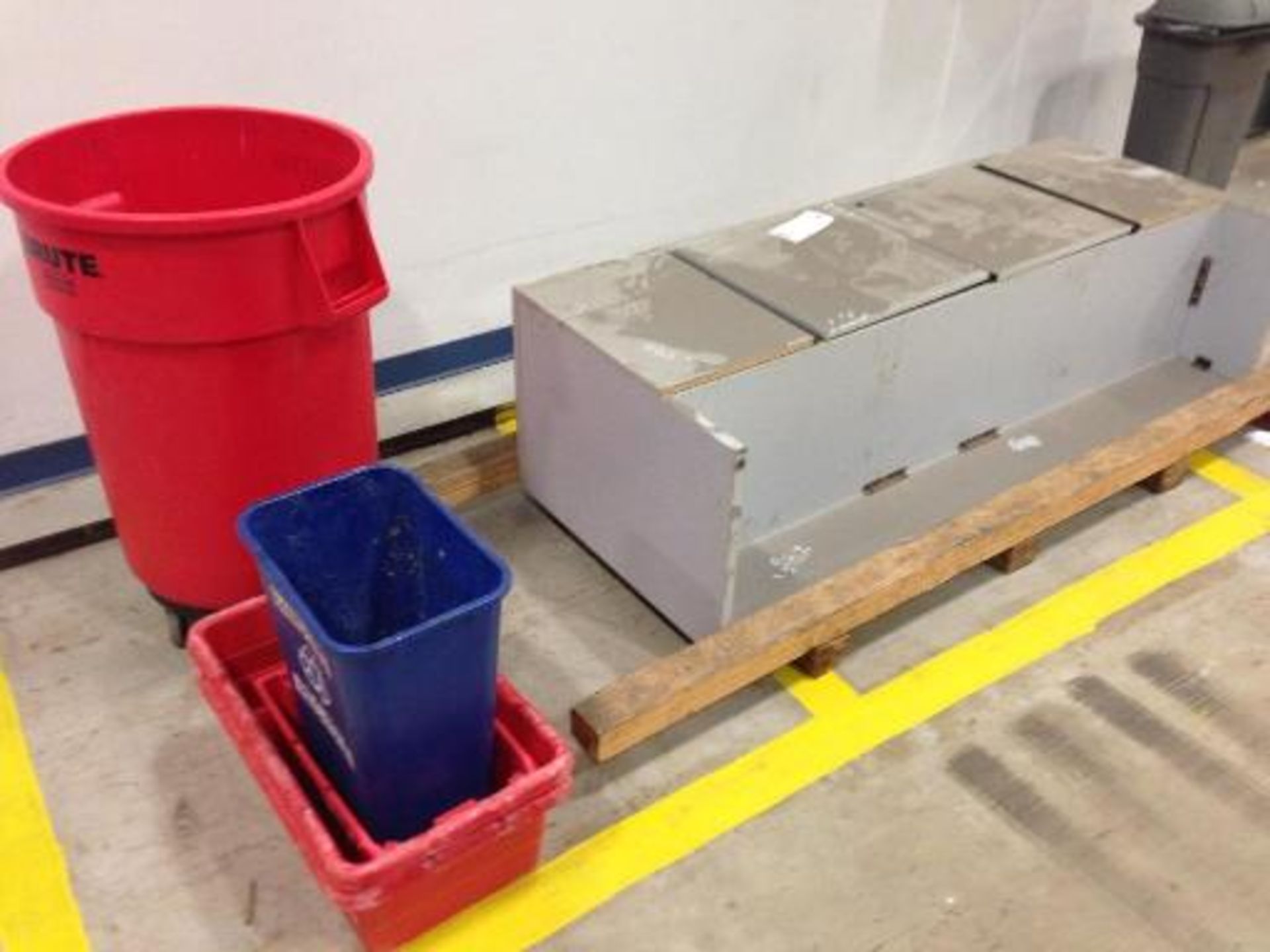 Office cabinet top and recycling bins (LOT) This item located in Grand Rapids, Michigan **__ A