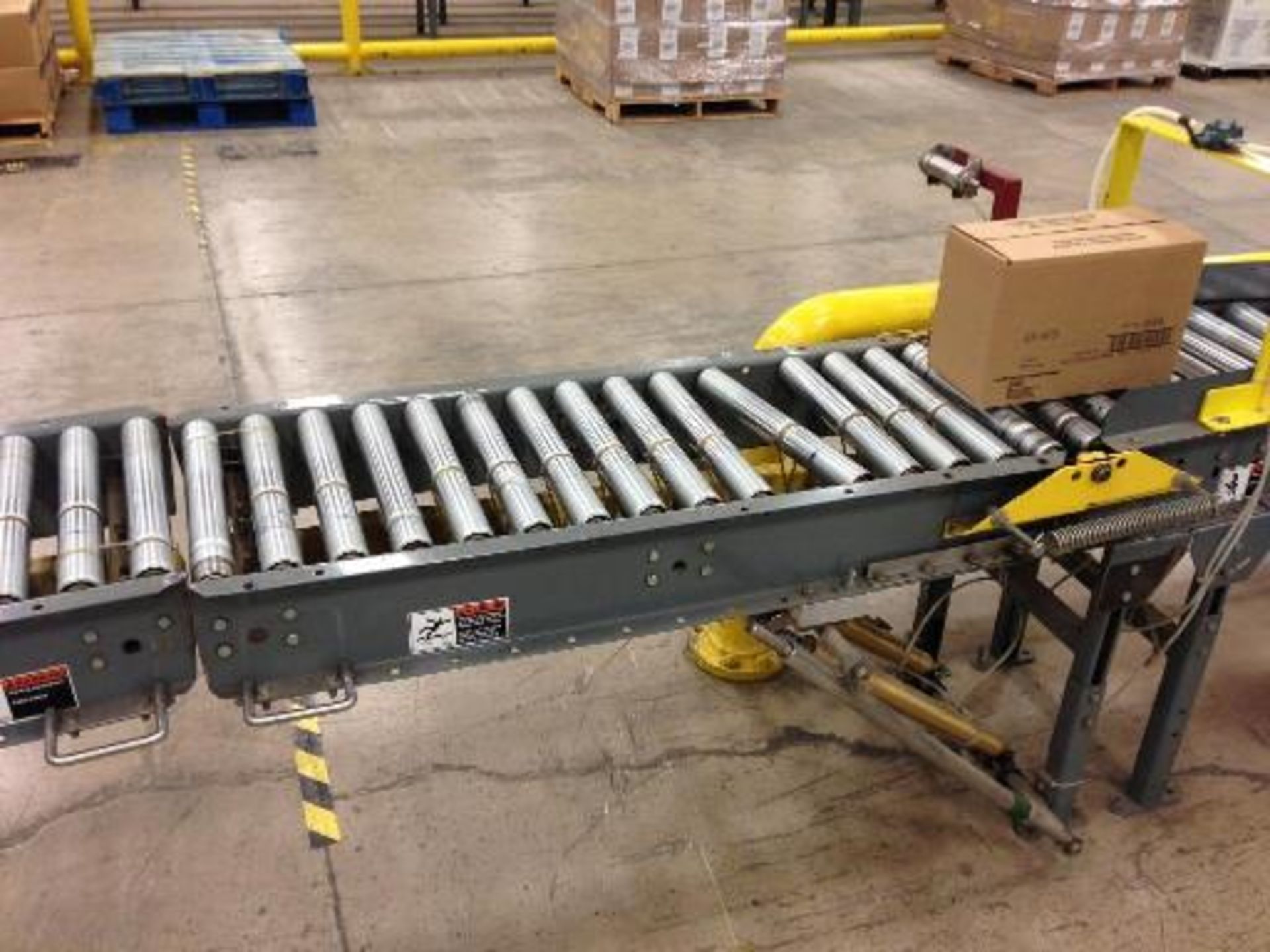 Versa power roller conveyor 60 feet long (line 12) right to left. Located in Marion, Ohio Rigging - Image 3 of 15