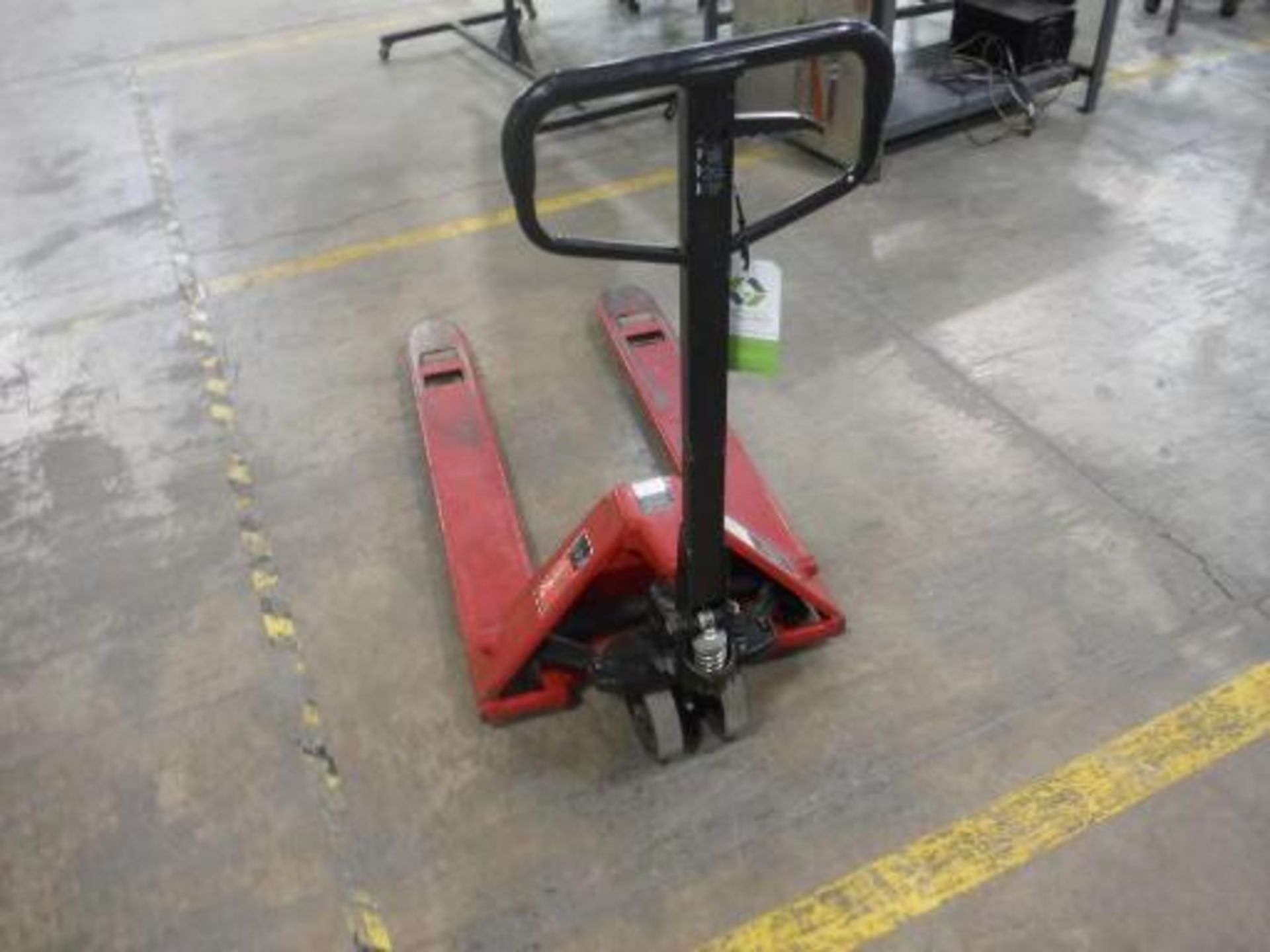Dayton pallet jack, Model: 4YX97, Capacity 5500 lbs. Located in Marion, Ohio Rigging Fee: $150