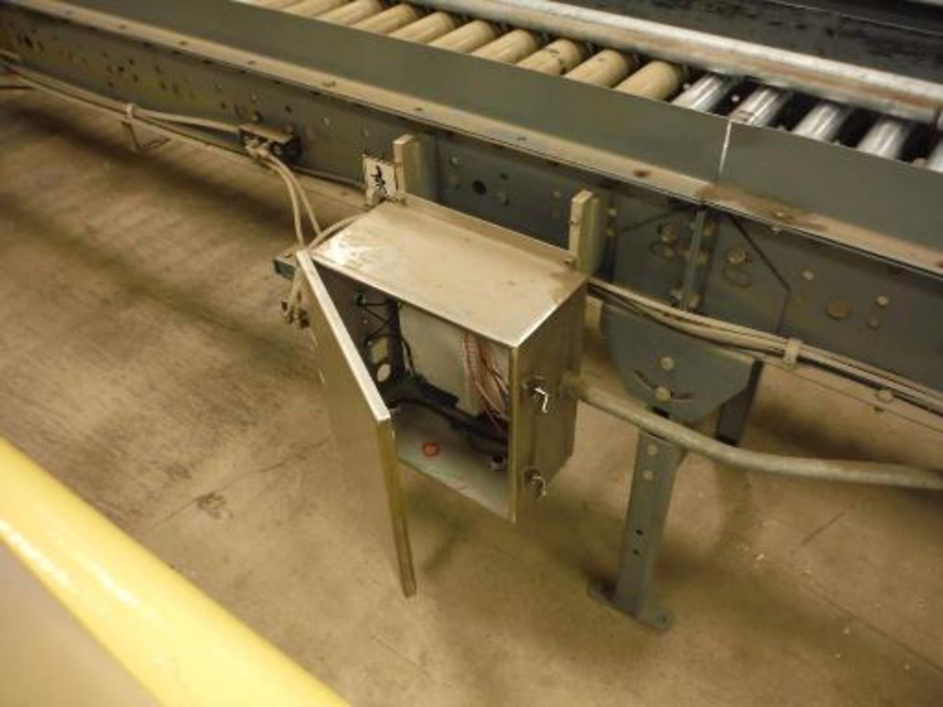 MIld steel power roller conveyor, 21ft left. Located in Marion, Ohio Rigging Fee: $800 - Image 2 of 3