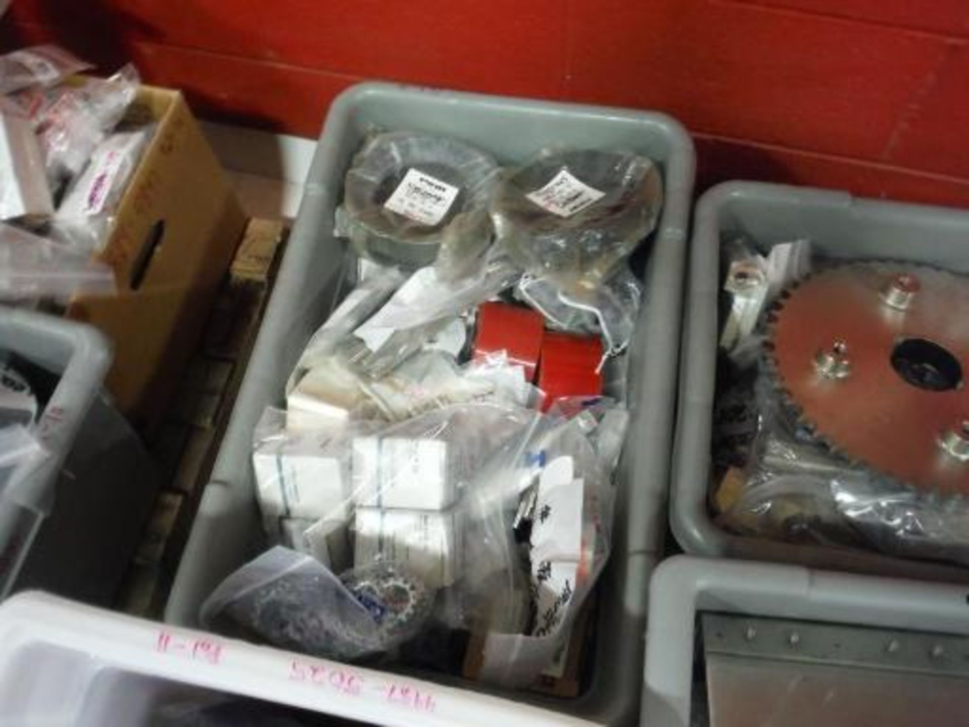 Pallet of miscellaneous parts, sprockets, rollers, and assorted SS. Located in Marion, Ohio - Image 4 of 5