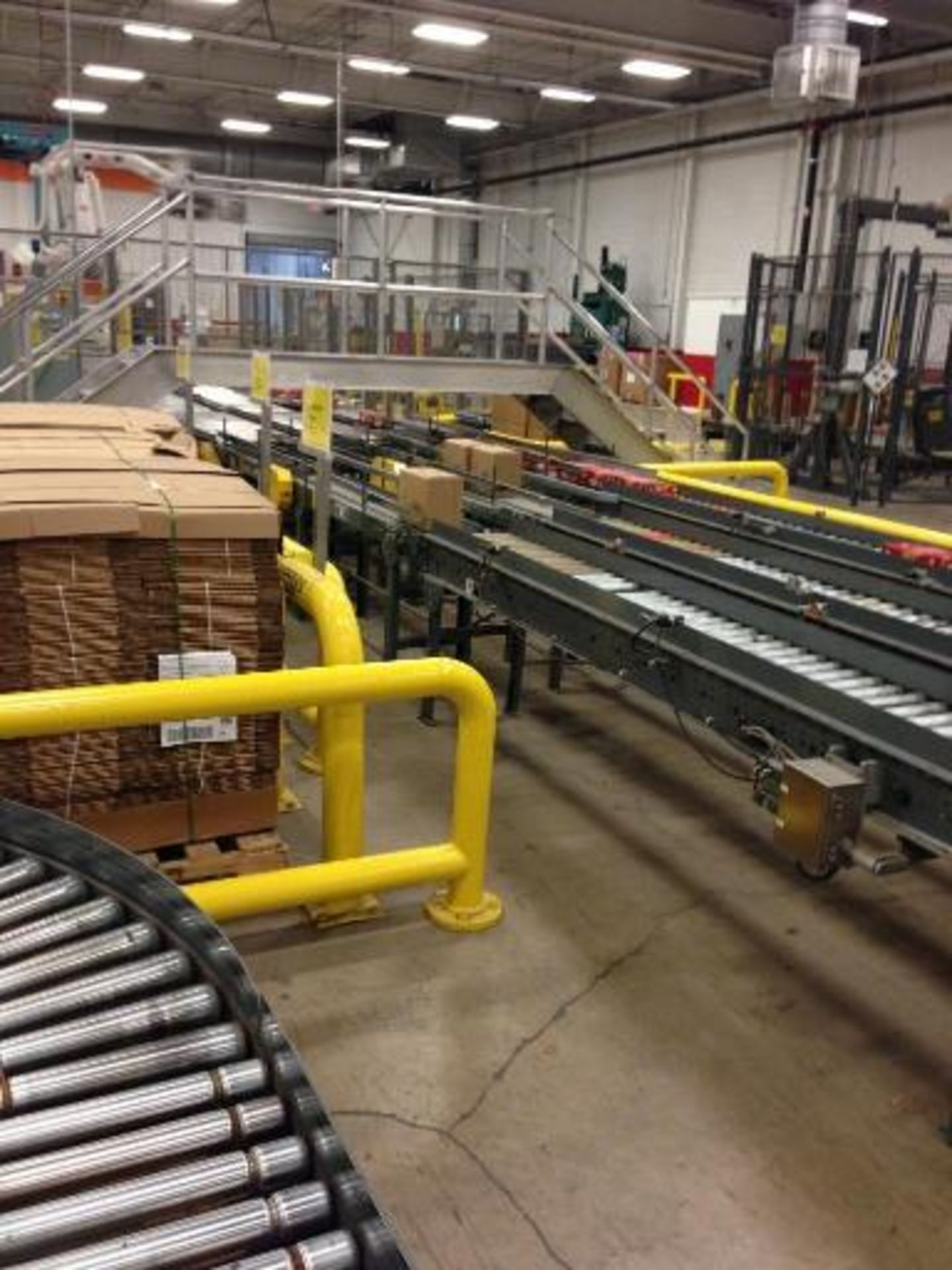 Versa power roller conveyor 60 feet long (line 12) right to left. Located in Marion, Ohio Rigging - Image 13 of 15