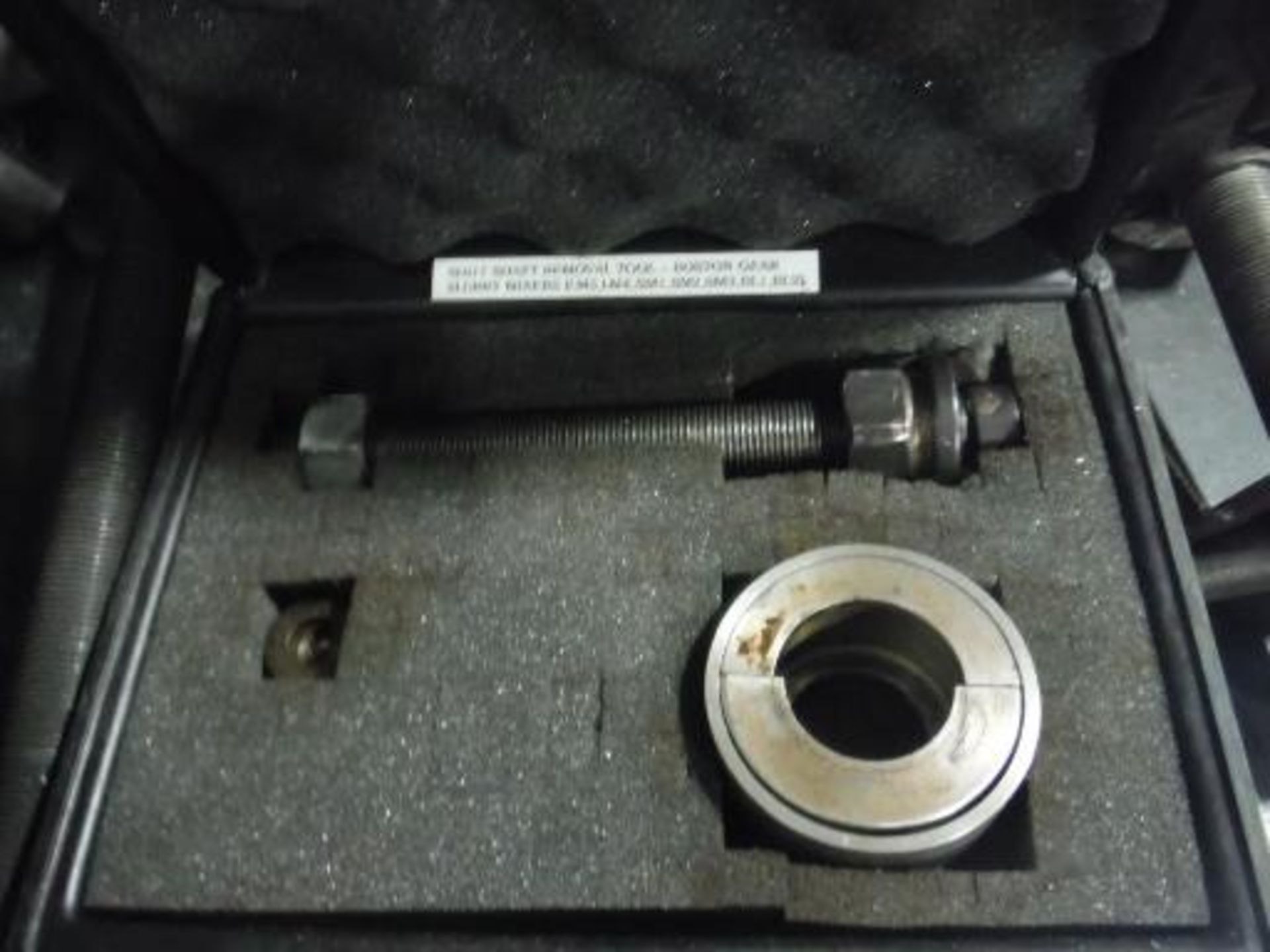 Shaft removal tool. Located in Marion, Ohio Rigging Fee: $25 - Image 2 of 4