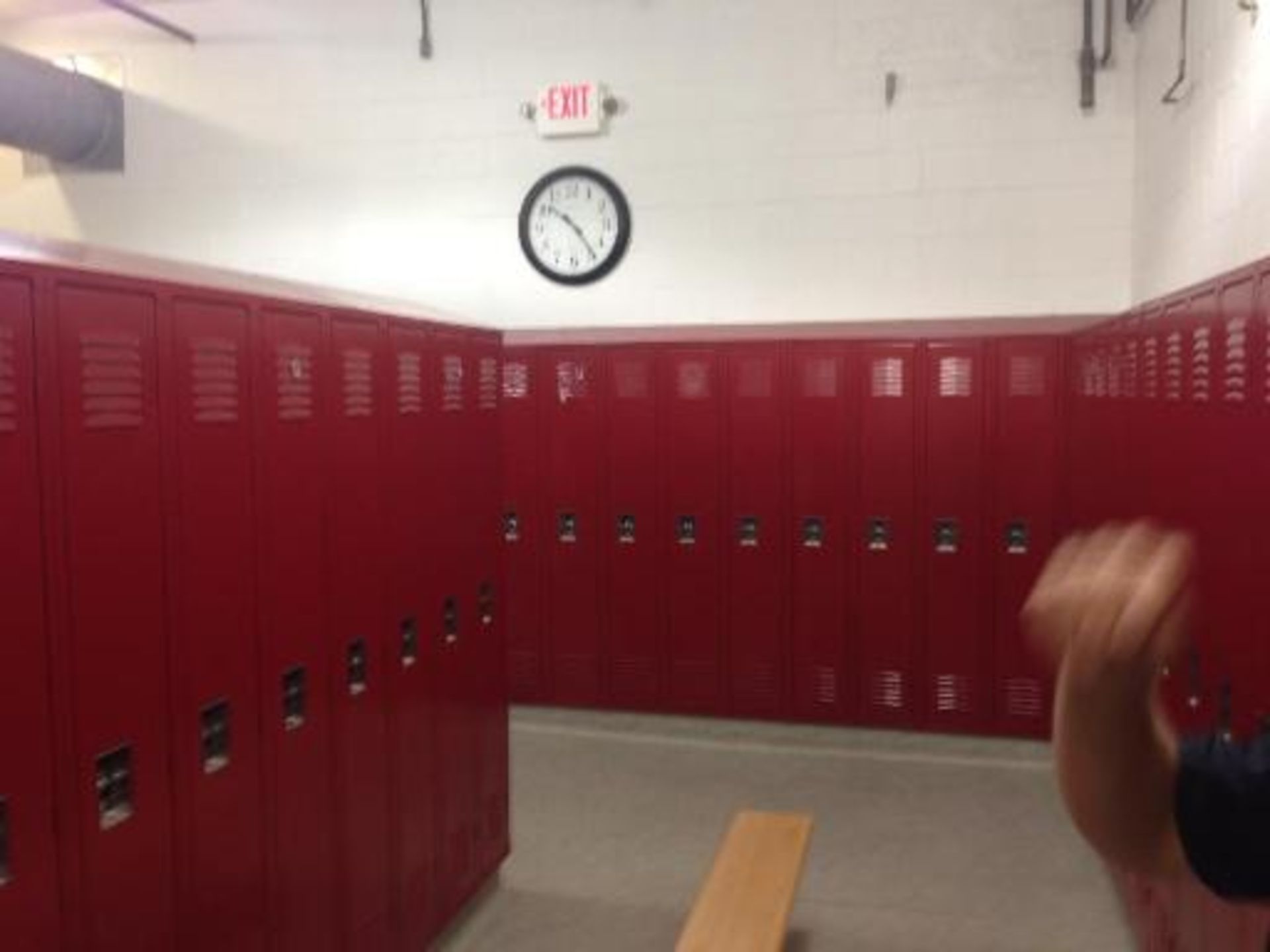 (201) men and women's lockers, Room 4521. Located in Marion, Ohio Rigging Fee: $600 - Image 2 of 12