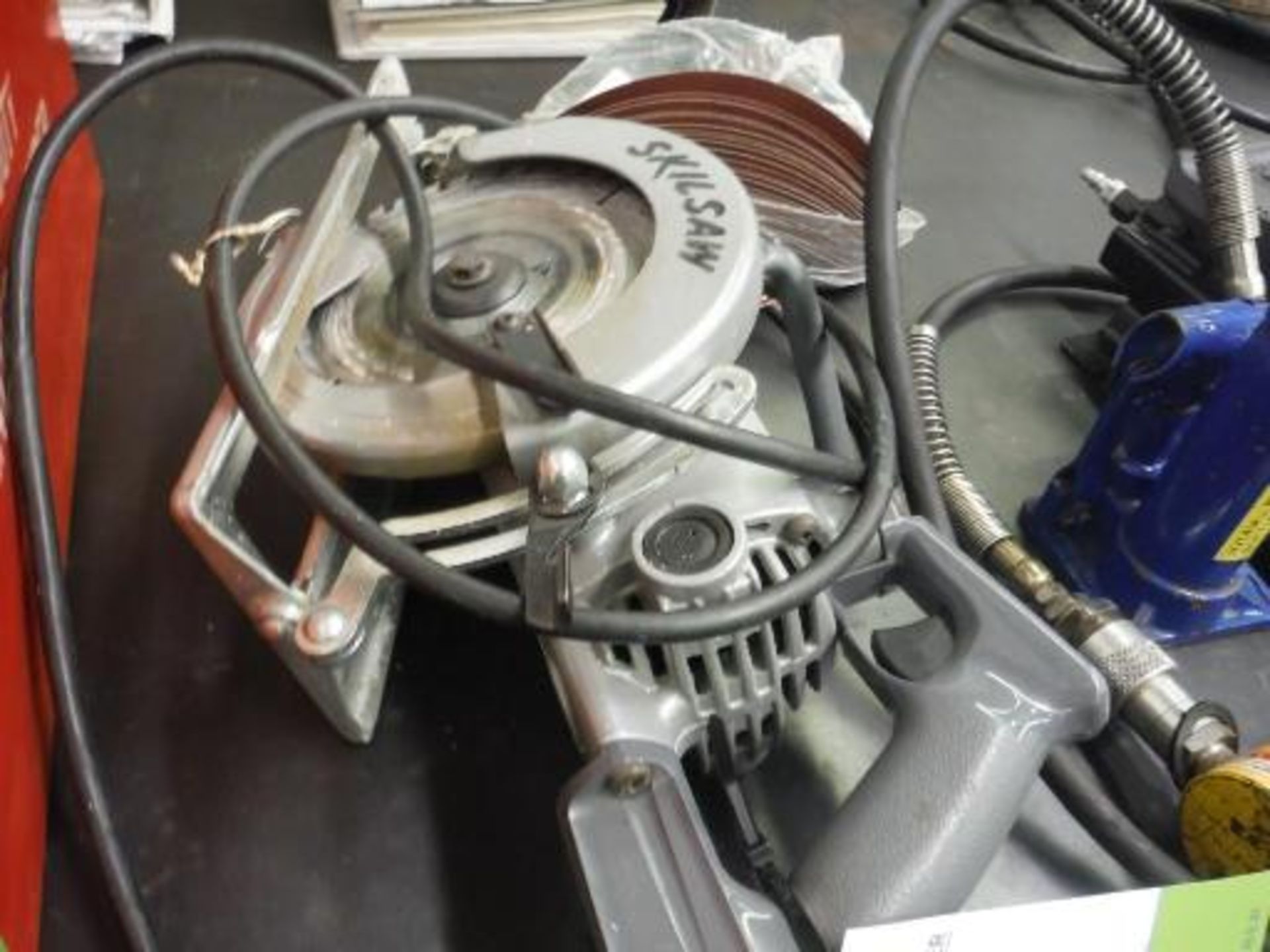 Skil circular saw 7 1/4 in. Located in Marion, Ohio Rigging Fee: $25