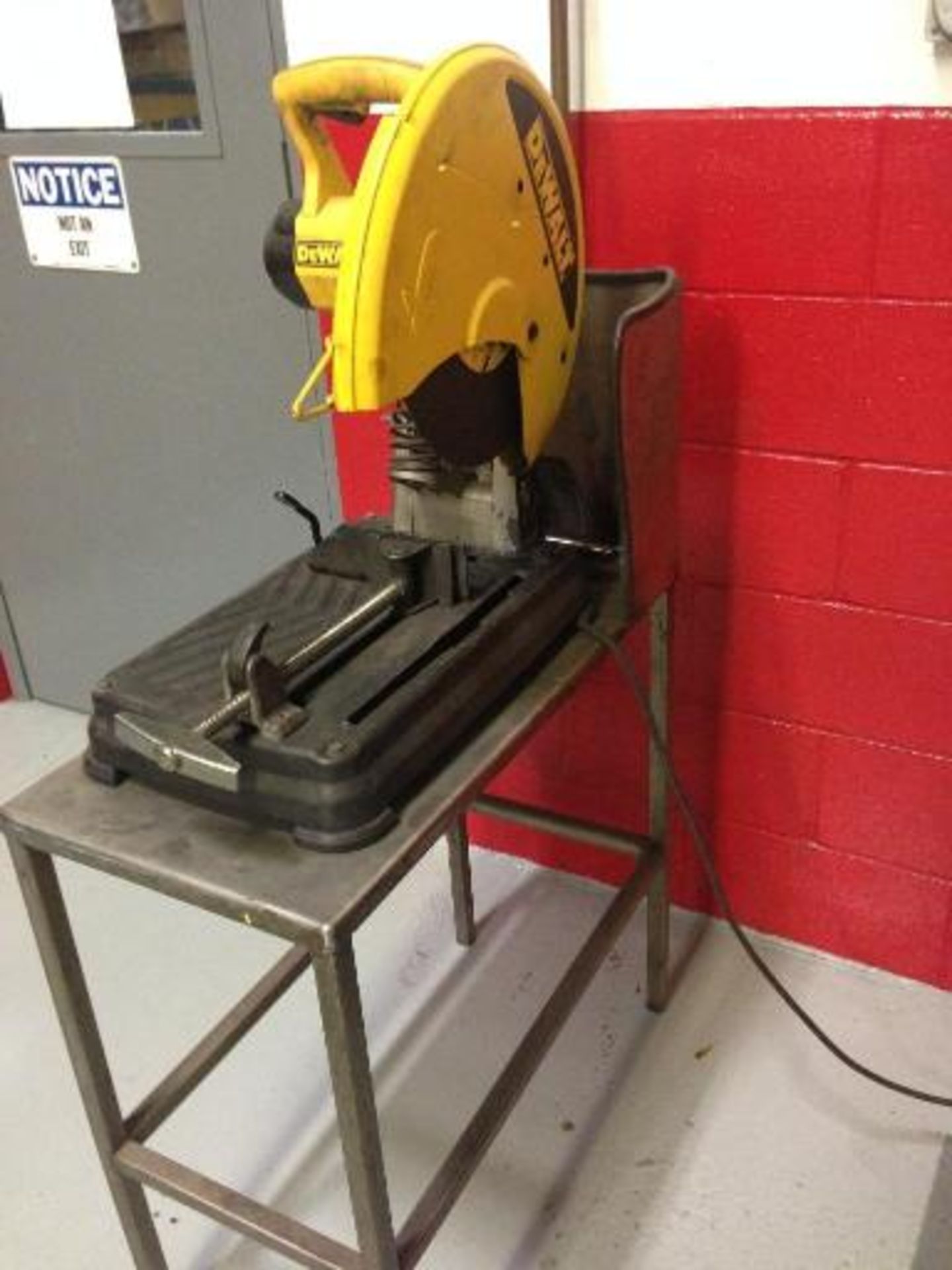 Delta abrasive cut-off saw. Located in Marion, Ohio Rigging Fee: $50