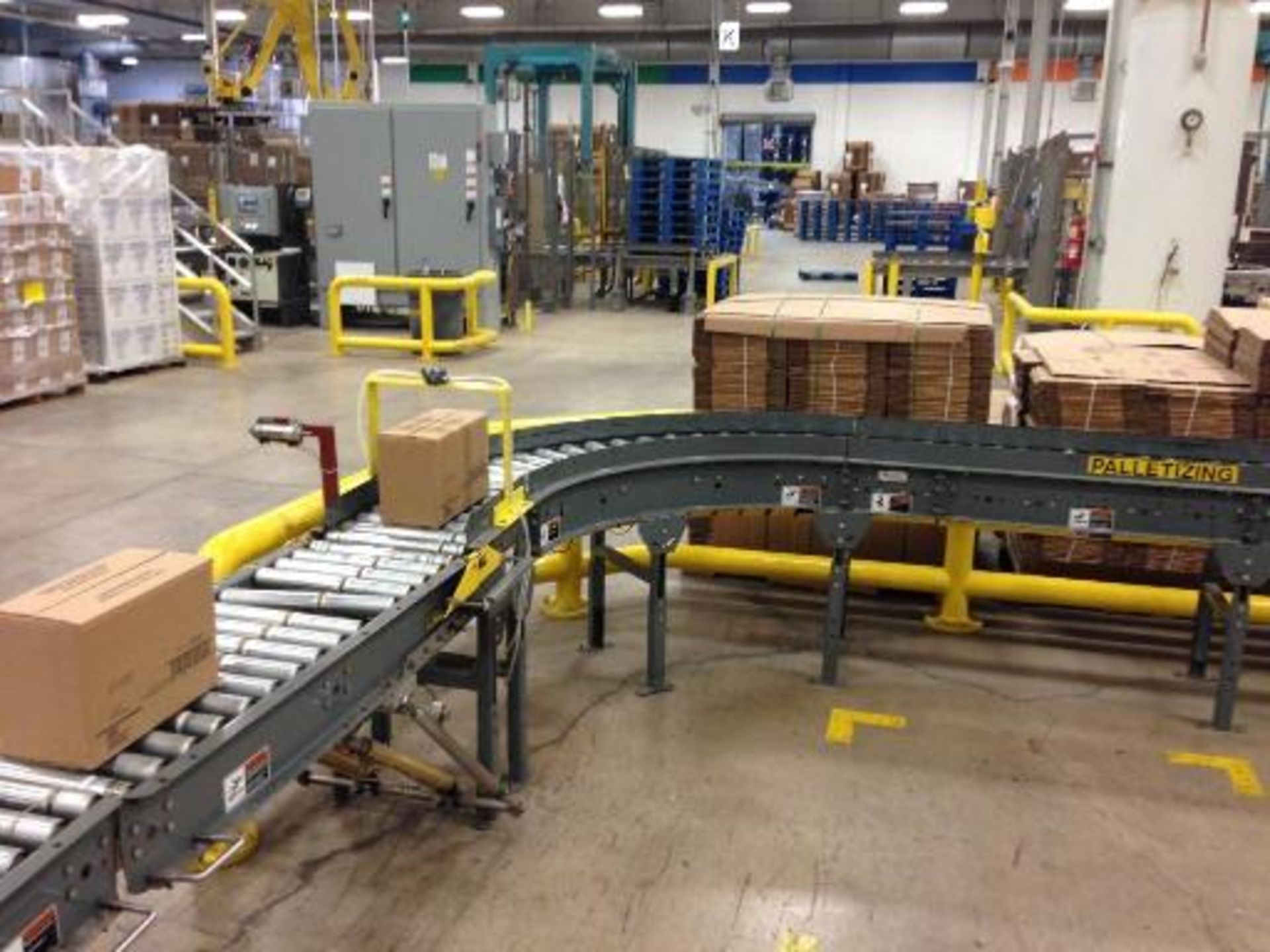 Versa power roller conveyor 60 feet long (line 12) right to left. Located in Marion, Ohio Rigging - Image 5 of 15