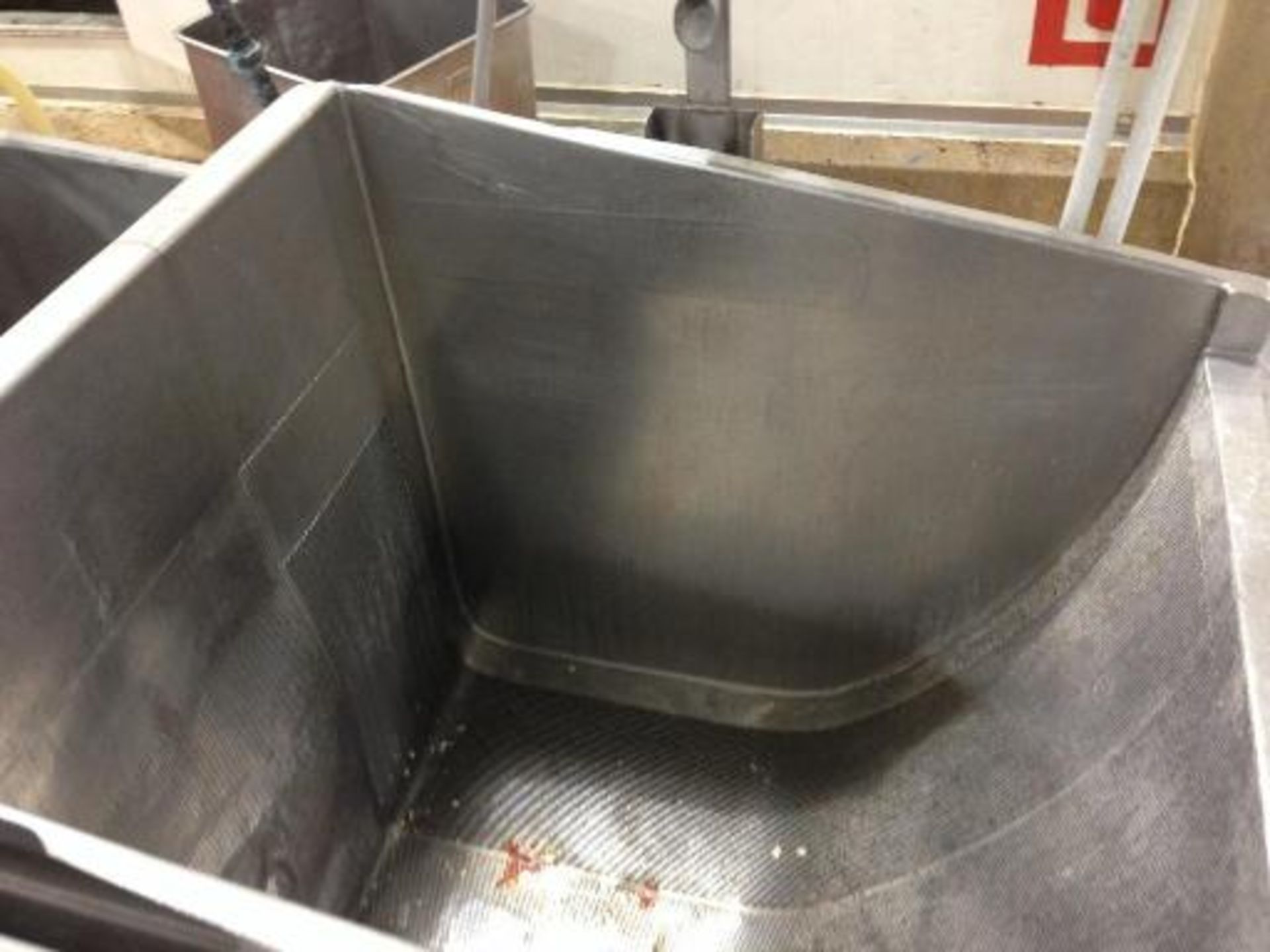 Stainless Steel Batch Blanching Tub, Wash Tub and Drain Table, Chain Drive Dump, 6 feet wide x 9 - Image 5 of 8