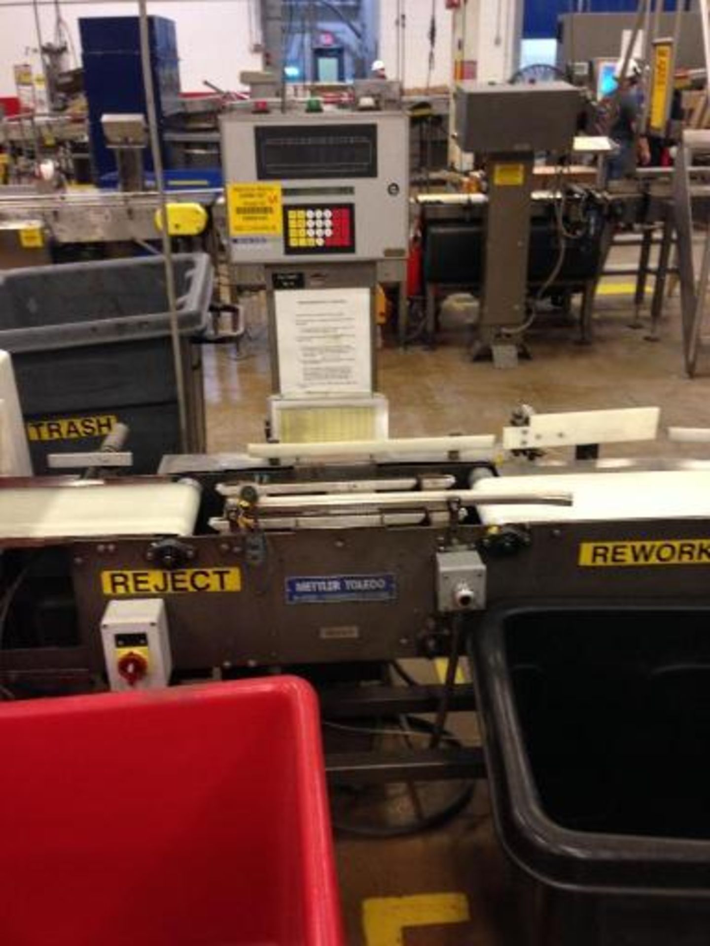 Mettler Toledo check weigher. Located in Marion, Ohio Rigging Fee: $200 - Image 2 of 3