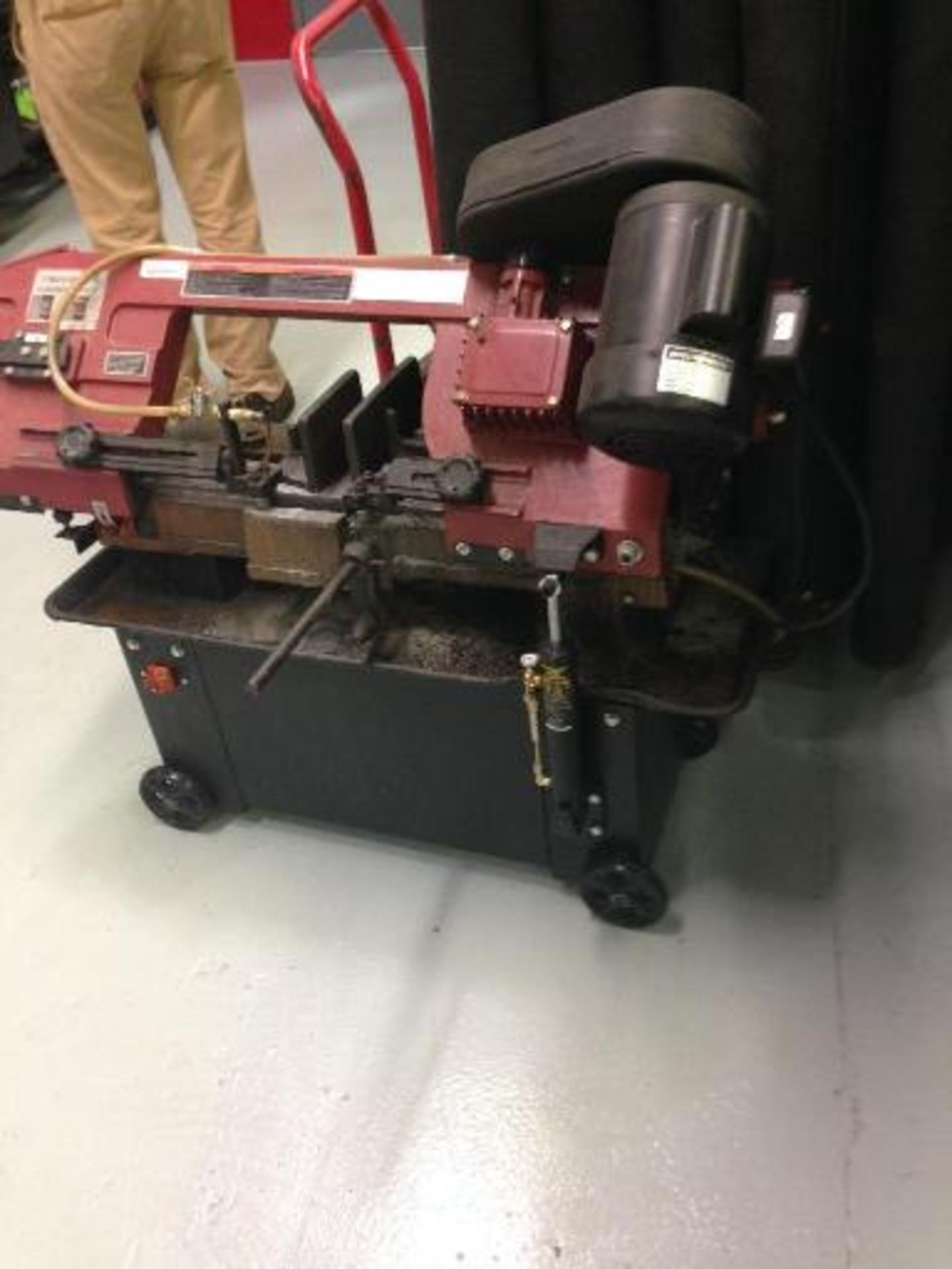 Horizontal metal band saw. Located in Marion, Ohio Rigging Fee: $150