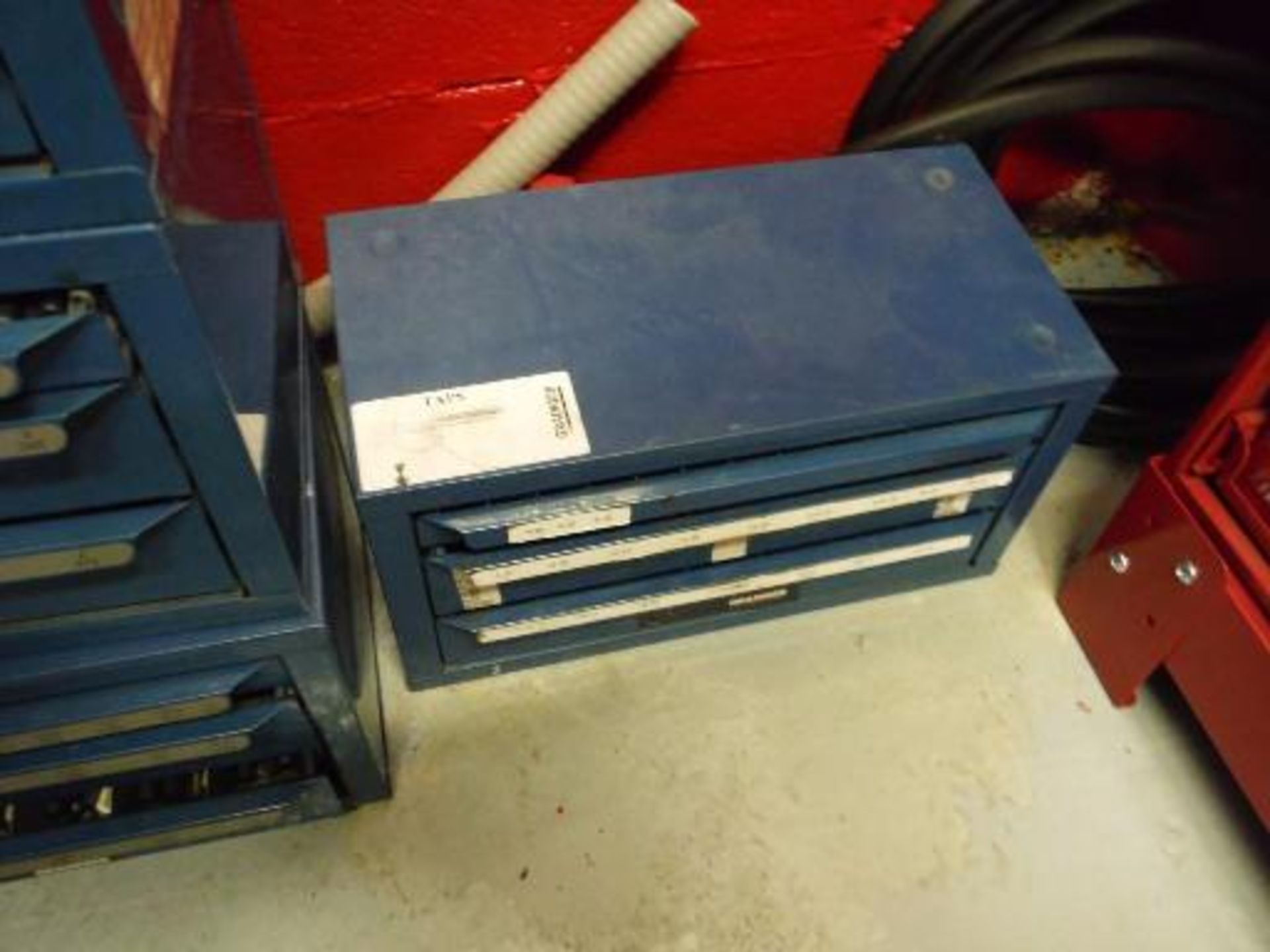 (11) drawers of assorted drill bits, (3) drawers of taps (LOT). Located in Marion, Ohio Rigging Fee: - Image 6 of 7