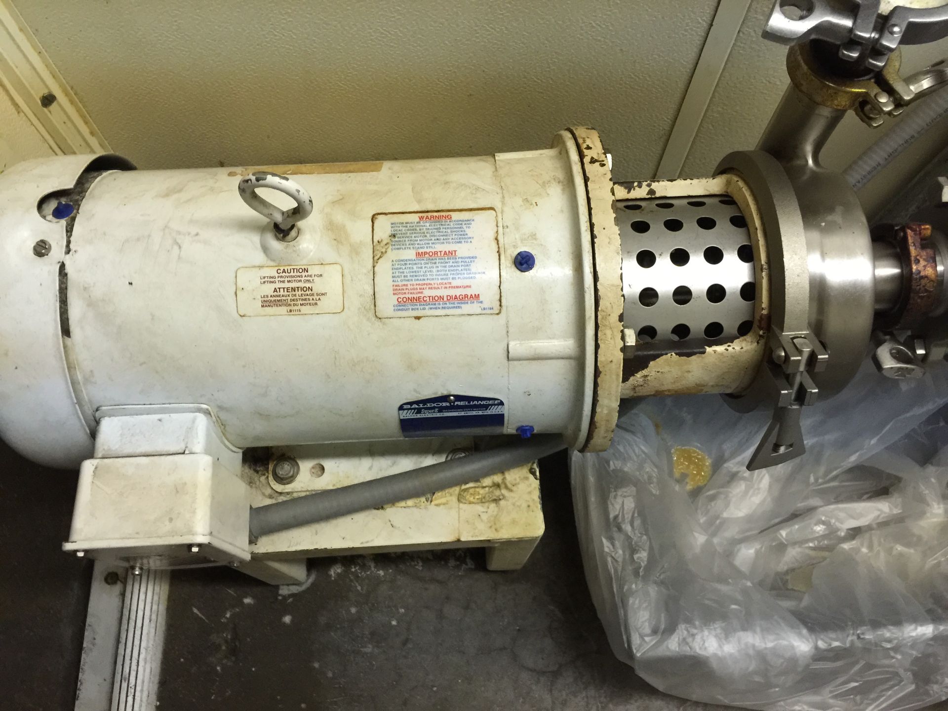 (6) 5 hp APV Centrifugal pumps oil pump room with ball valves and controls. Located in Marion, Ohio - Image 9 of 11