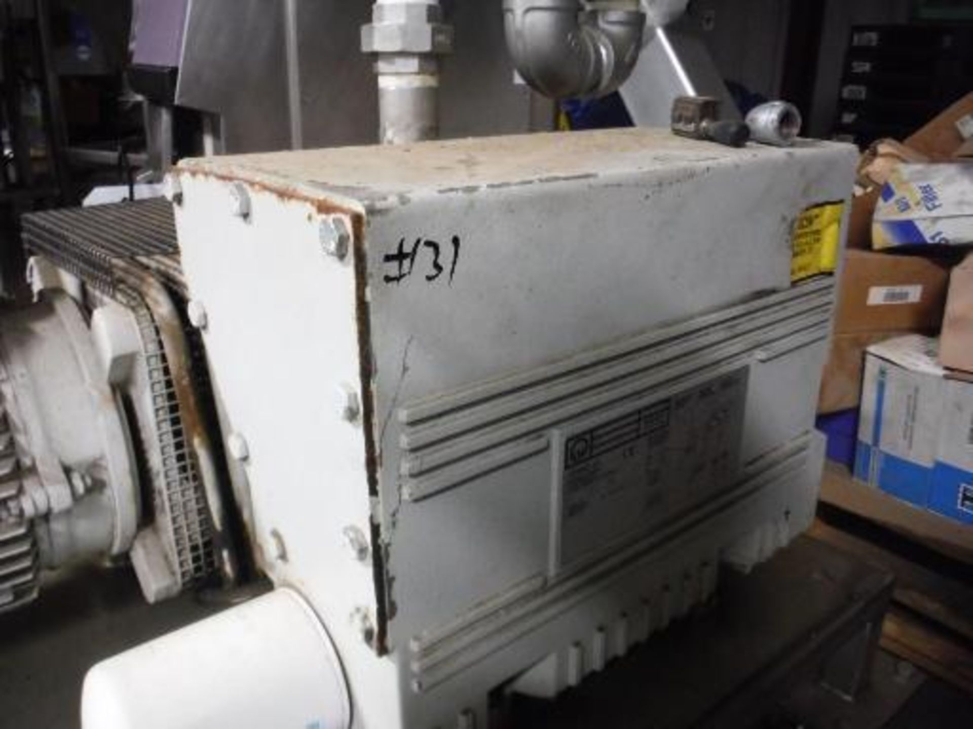 1995 Leybold vacuum pump on cart, Model SV200 950 27 49, SN J95 11 00014, with 7.5 HP motor This - Image 2 of 5