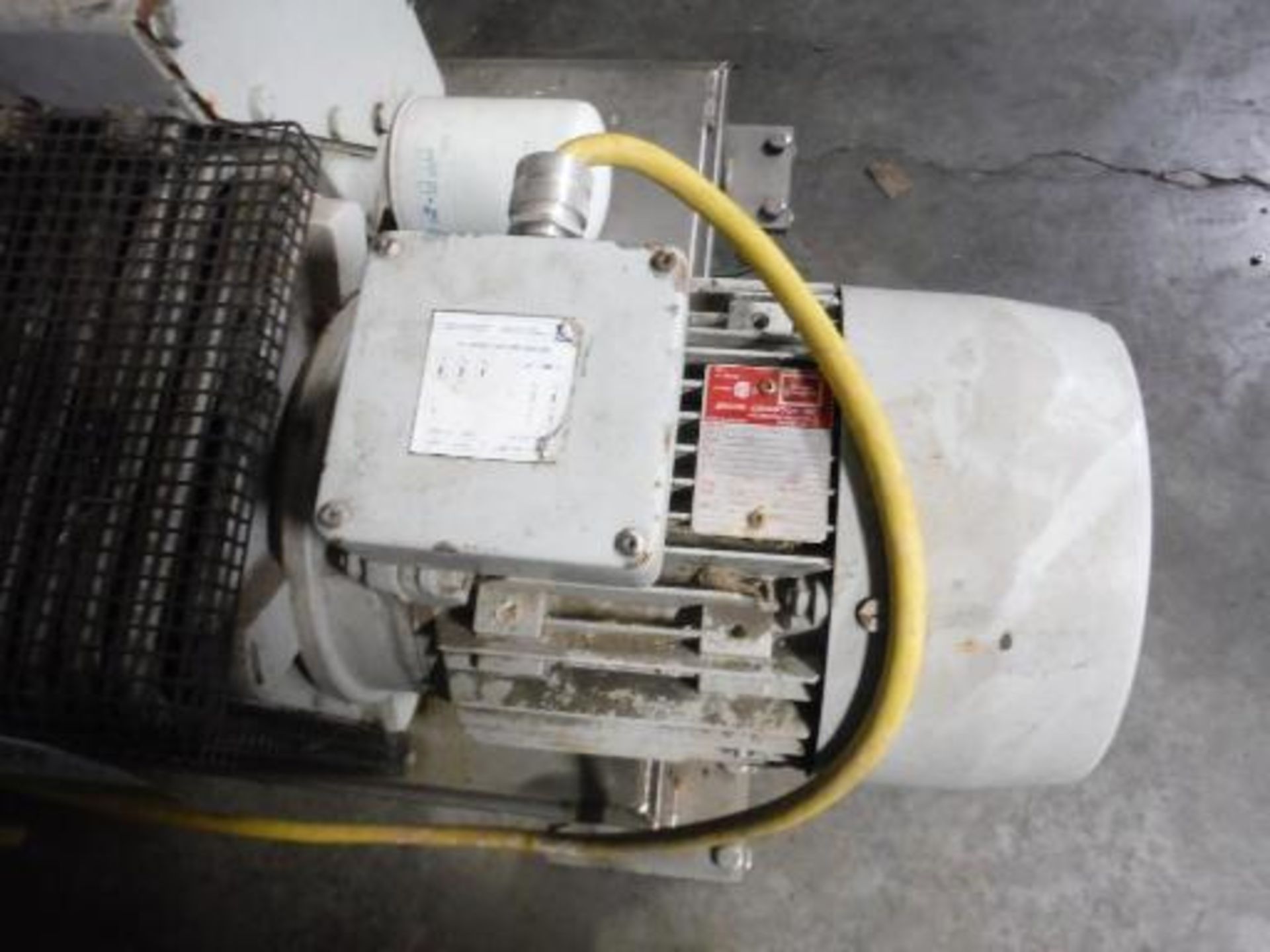 1995 Leybold vacuum pump on cart, Model SV200 950 27 49, SN J95 11 00014, with 7.5 HP motor This - Image 4 of 5