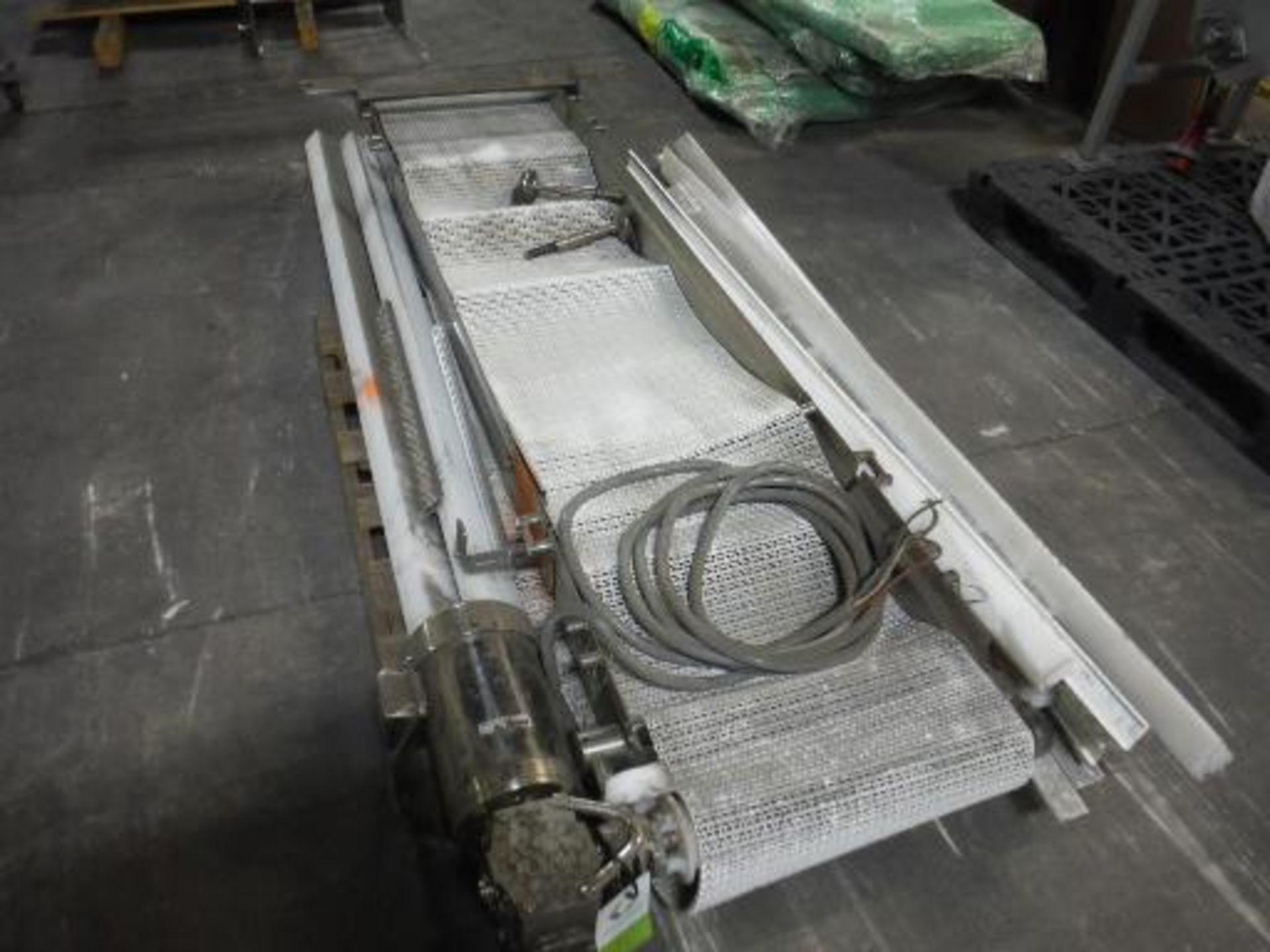 Dorner MFG Corp conveyor, plastic interlock belt, SN 734798, 90 in. long x 18 in. wide, 1.5/1 hp