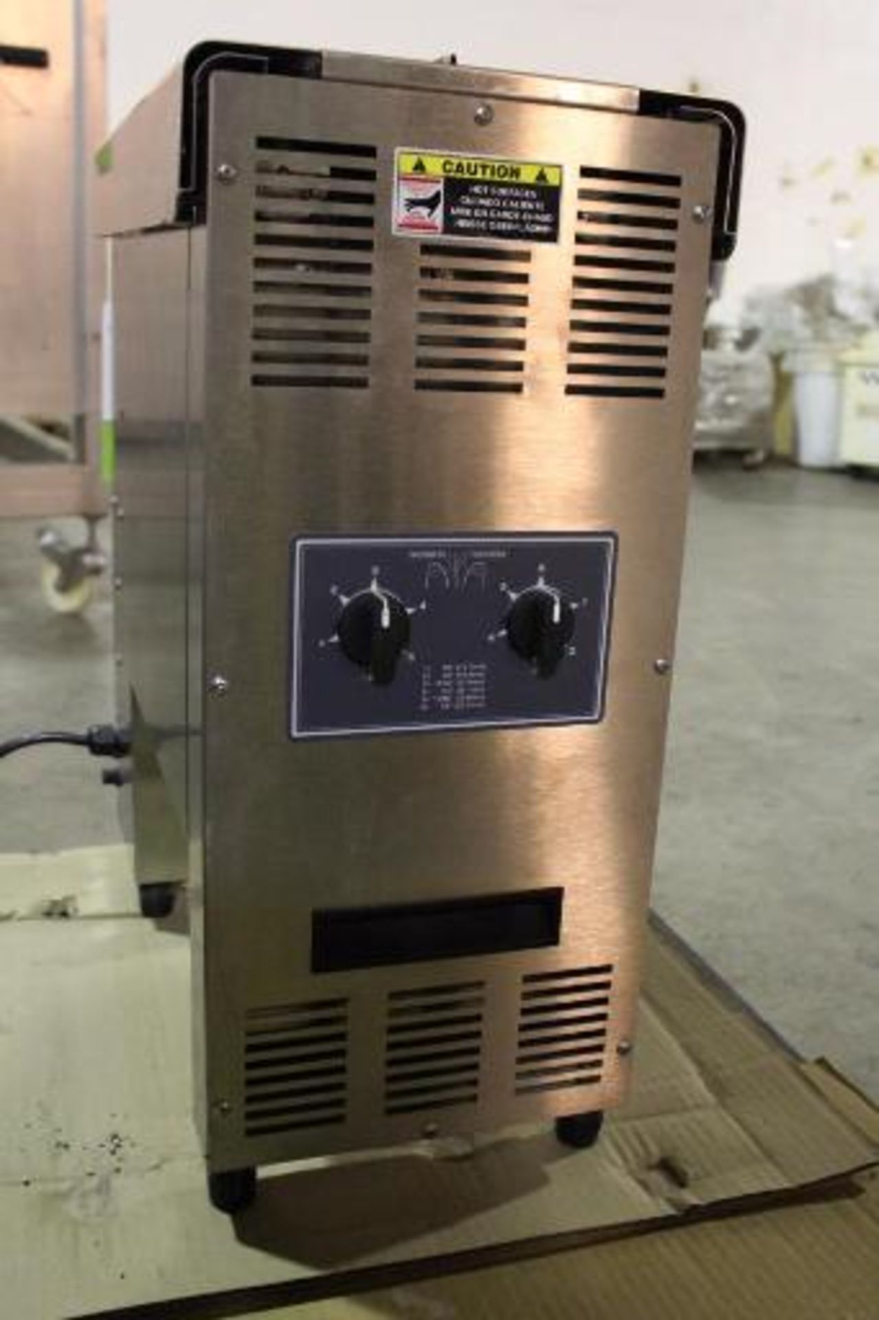 Vertical Commercial Contact Toaster AJ Antunes & Co Model VCT-2000CV Serial 9210112 208 v 50/60 - Image 3 of 5