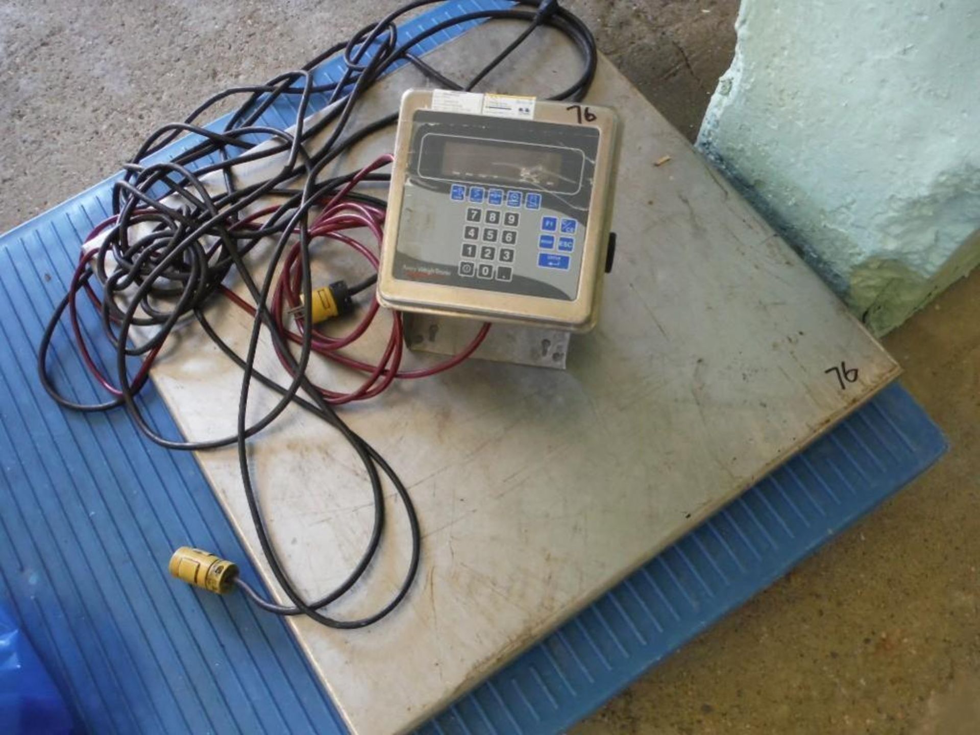 Avery Weigh-Tronix digital scale, Model: E1010, S/N: 064440102 / Rigging Fee: $35