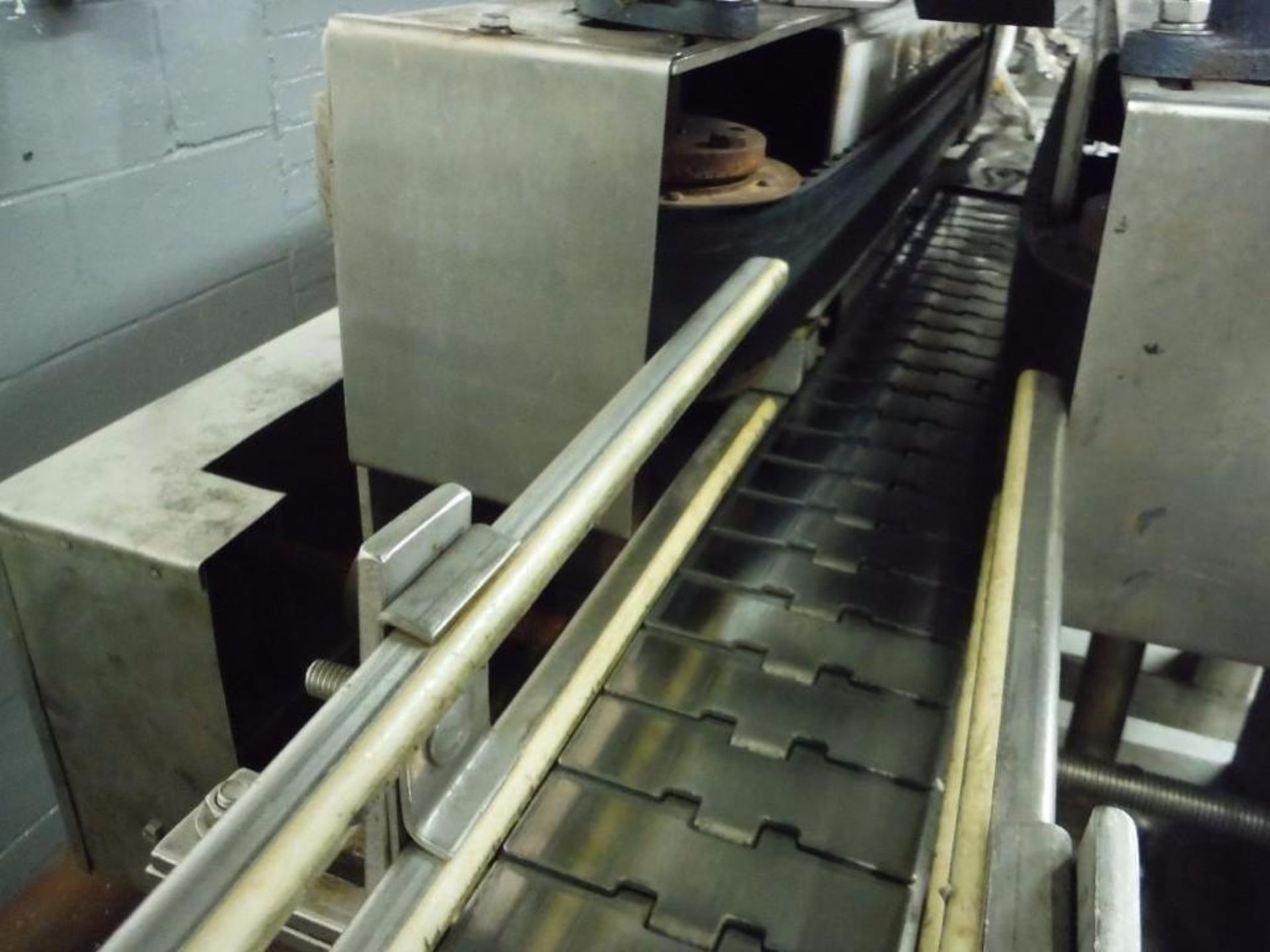 15ft S.S. Table Top Conveyor, 4 1/2in belt, w/ 12ft rinser inverter, (Nercon) 12ft x 22in x 36in - Image 2 of 3