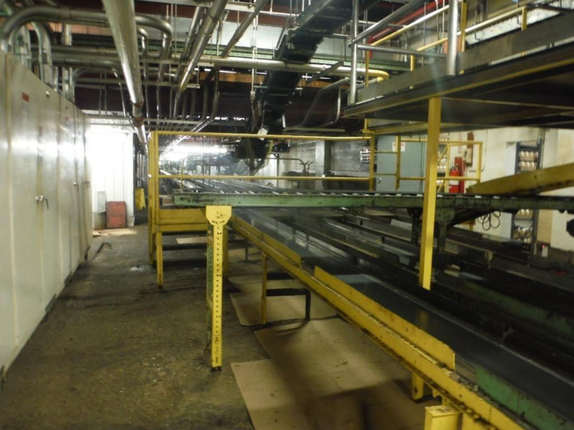 Approx. 1500ft of Power Roller and Belt Conveyor  Rigging Fee: $10000 - Image 8 of 10