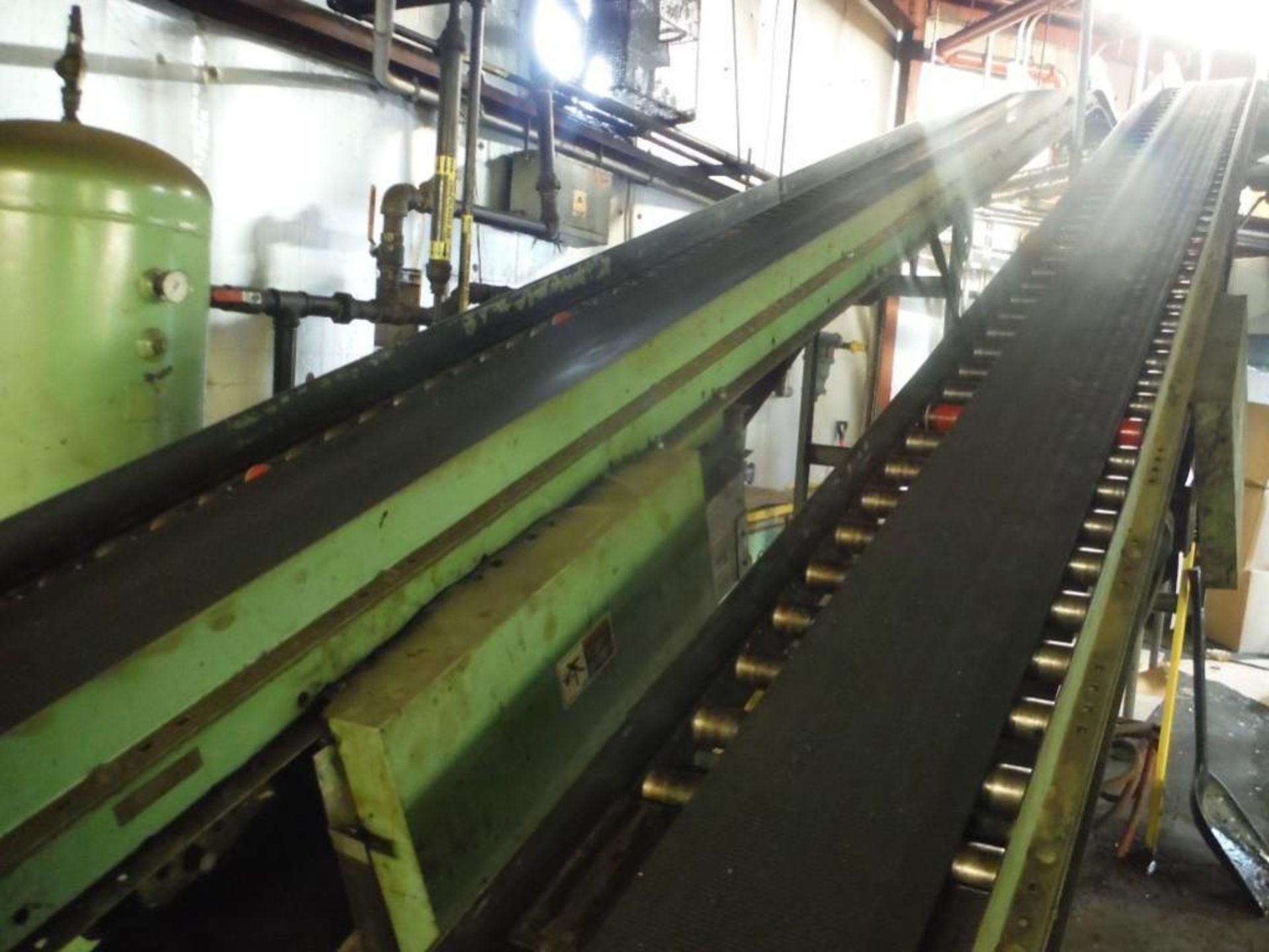 Approx. 1500ft of Power Roller and Belt Conveyor  Rigging Fee: $10000 - Image 6 of 10