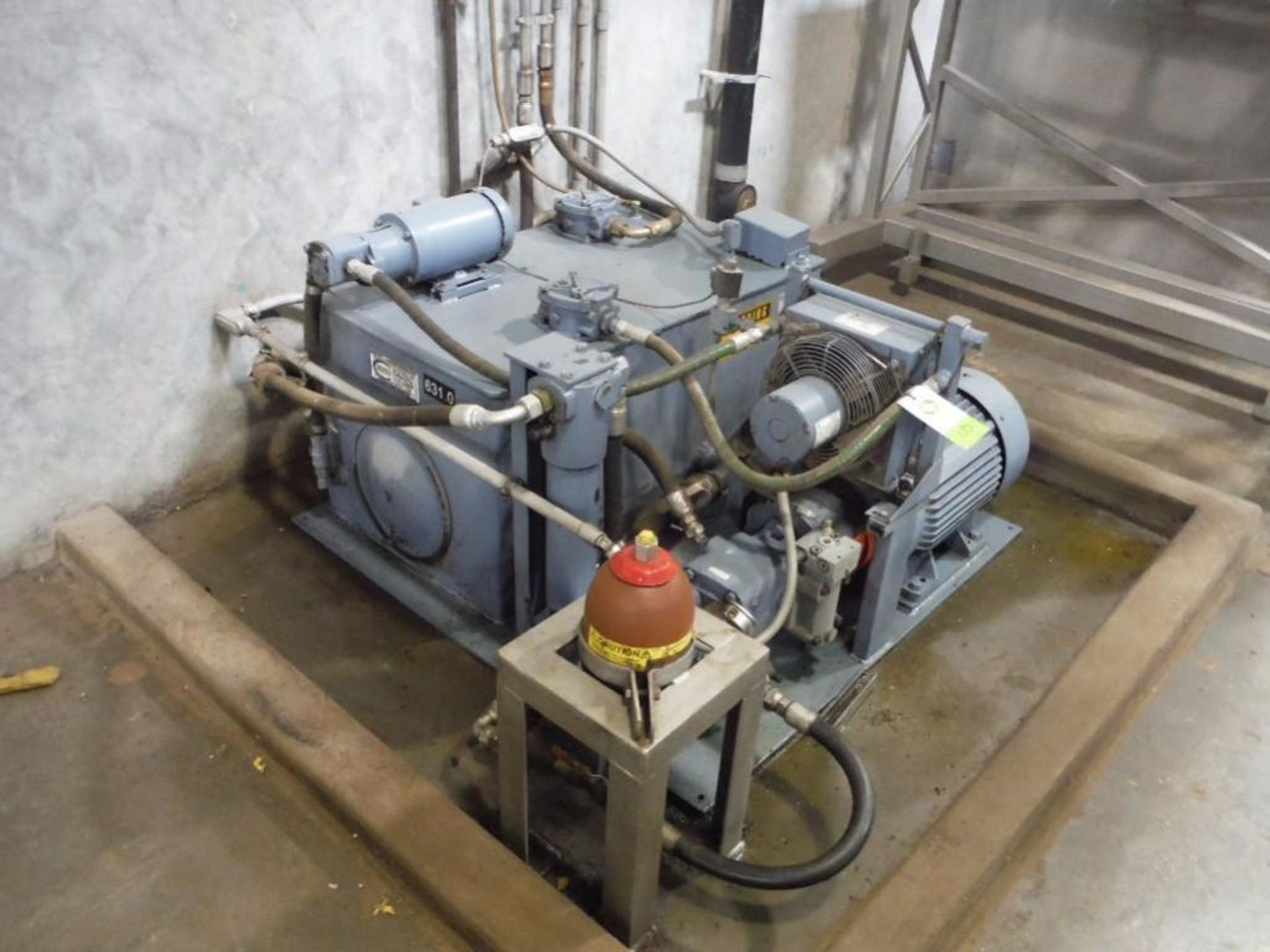 Polypac Systems Center hydrualic power pack with heat exchanger, 40 hp drive / Rigging Fee: $250