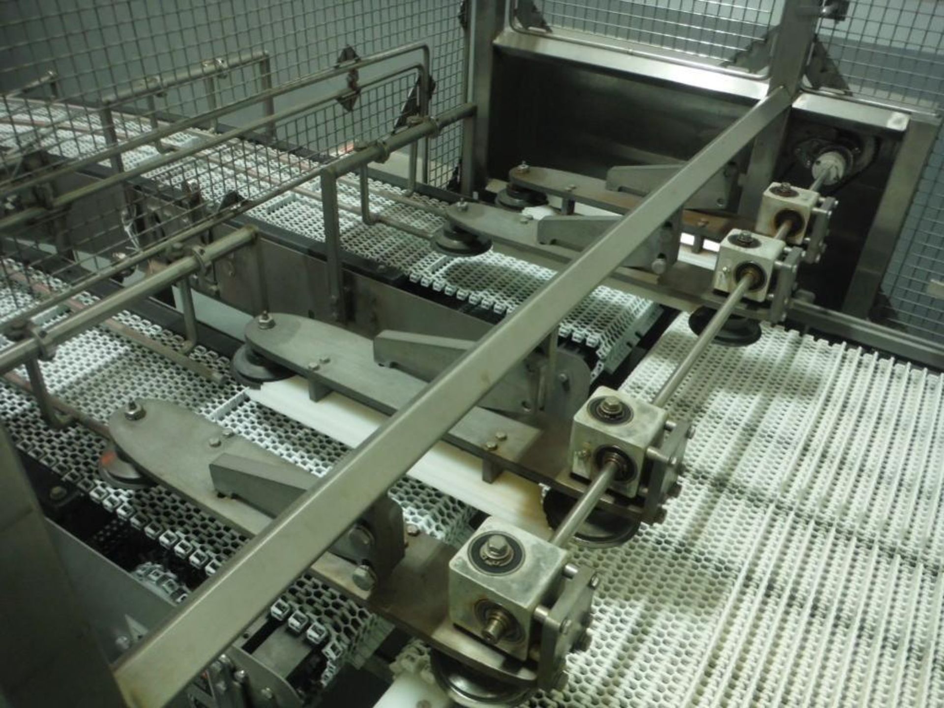 2011 Raque pick and place with spacing conveyor, Model 5026-1, SN 1100195, 36 in. wide belt, with du - Image 4 of 10