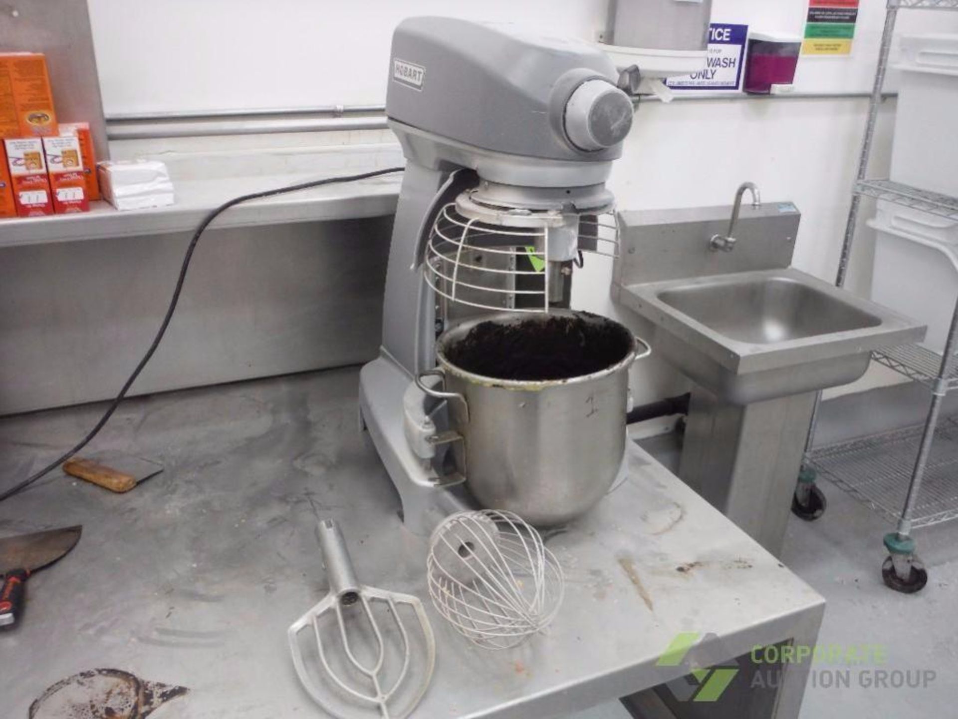 New Style Hobart Mixer, Model: HL 120, S/N: 31-1426-911 w/ bowl, whisk and paddle. **(Located in Pic