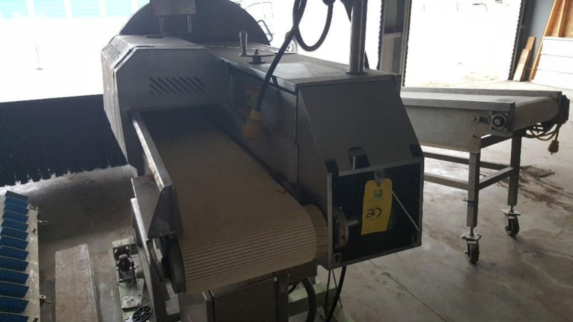 Carruthers Slicer, 12 in wide belt. **( Located in North Dakota)** Rigging Fee: $50 - Image 3 of 5