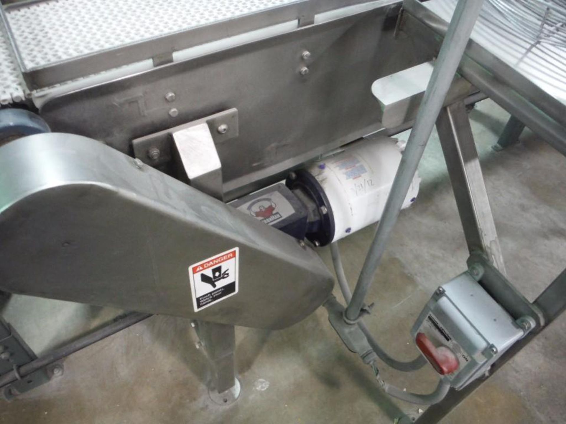 Manual pack station with conveyor. ** (Located in Forest Park, Georgia) ** Rigging Fee: $250 - Image 3 of 4