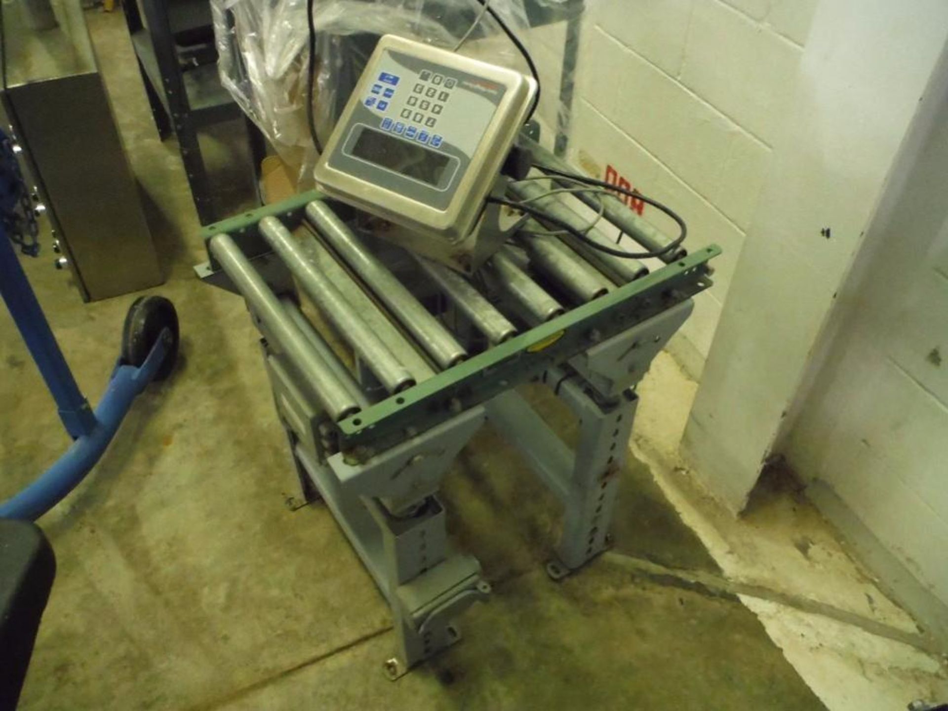 MS Powerless Roller conveyor with load cells and 50 lb scale, 24 in x 20 in. ** (Located in Forest