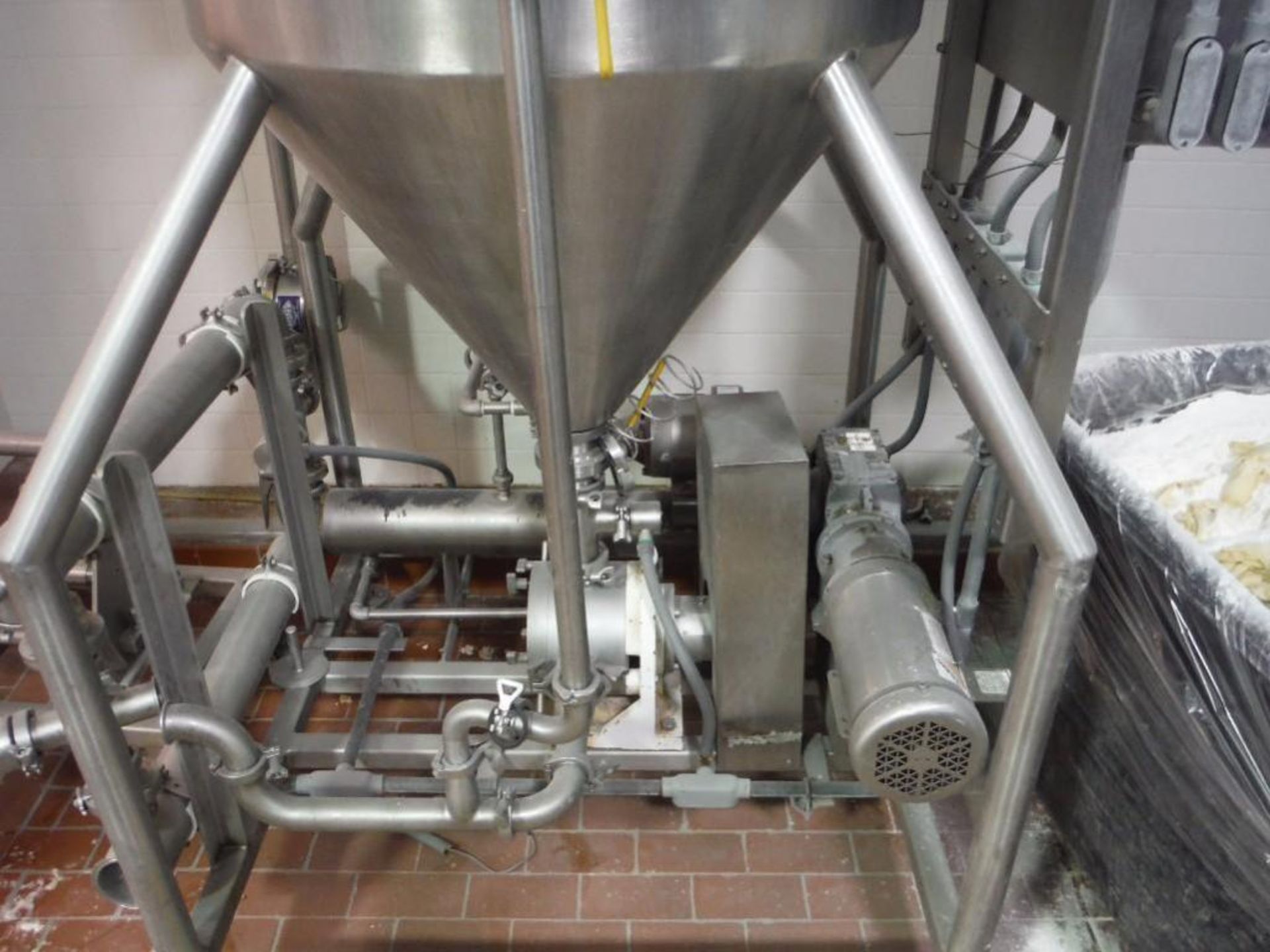 Cinnamon Paste Use Tank, 1000 lb capability, with agitator and control panel. ** (Located in - Image 2 of 7