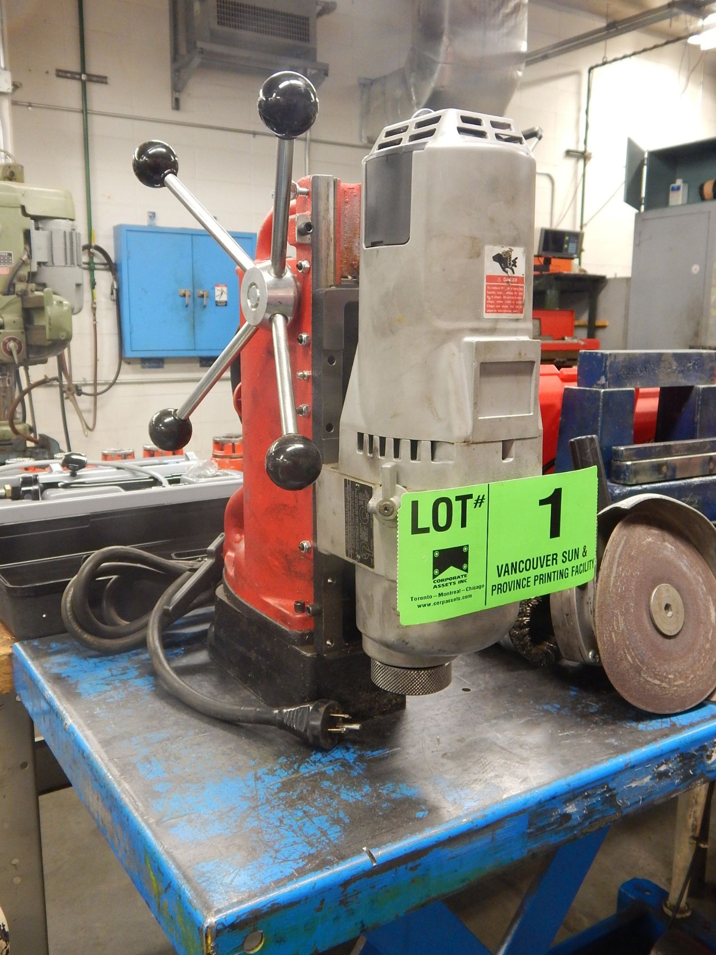 MILWAUKEE HEAVY DUTY ELECTROMAGNETIC DRILL PRESS S/N N/A