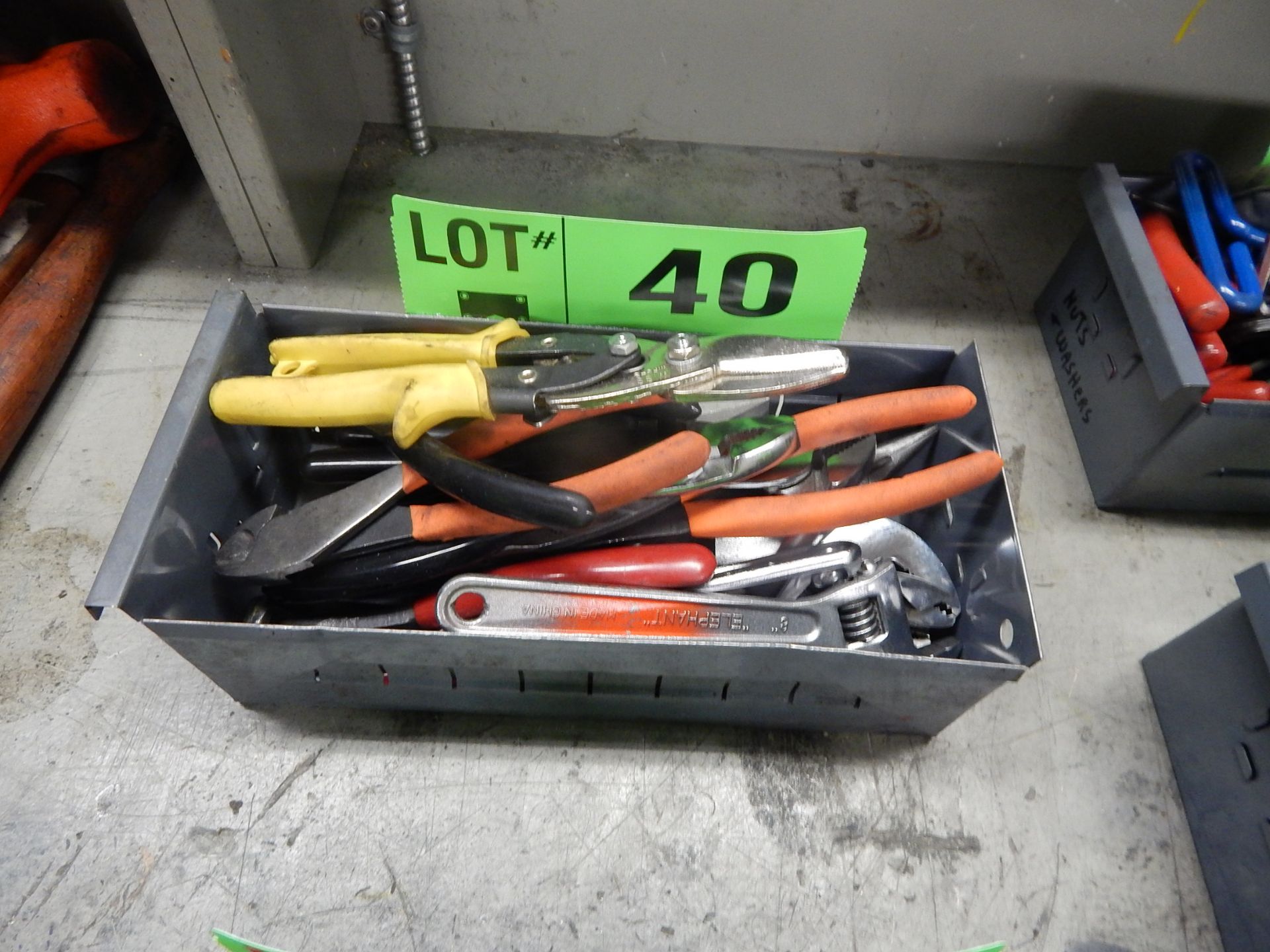 LOT/ PLIERS