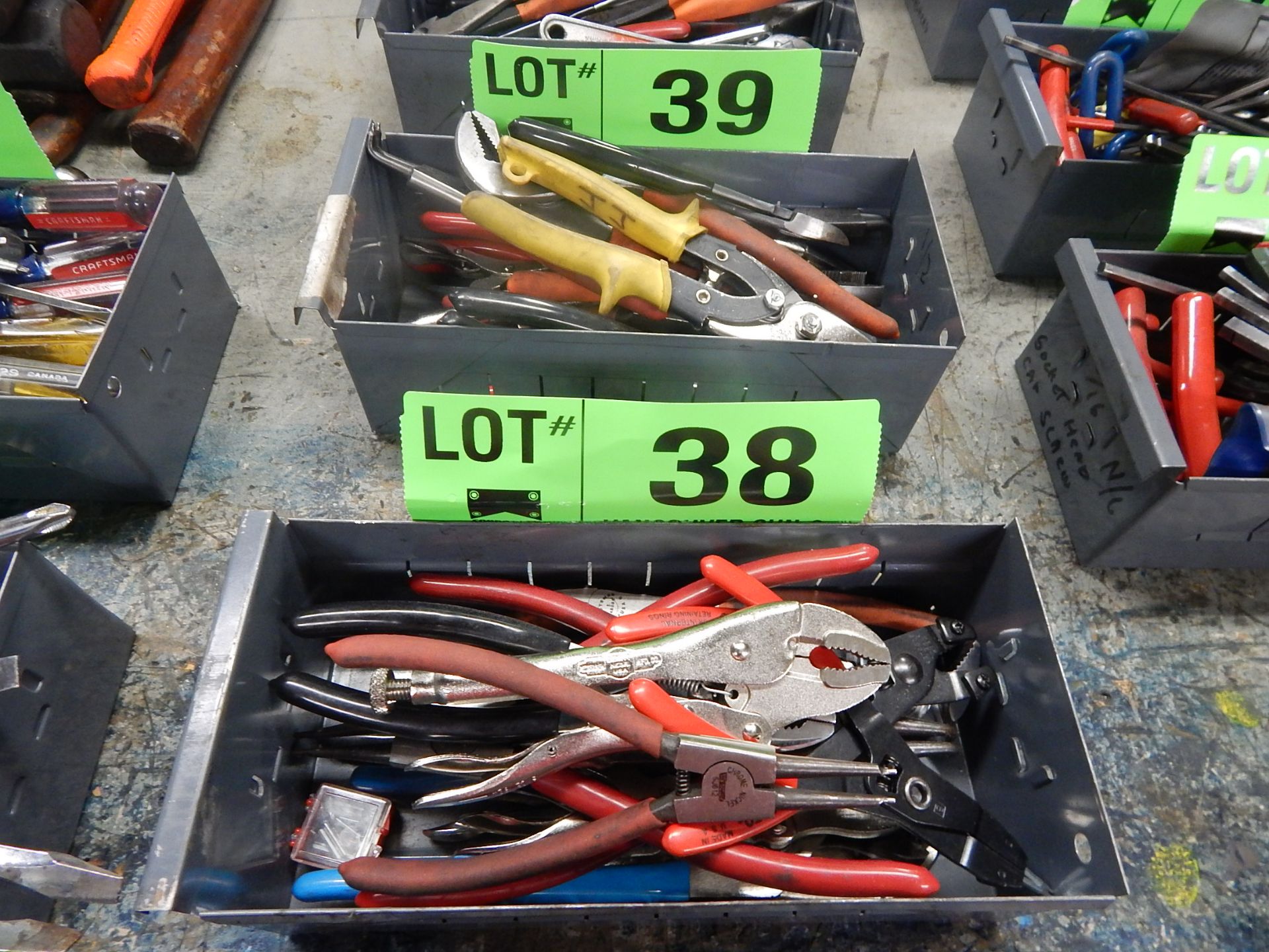 LOT/ PLIERS