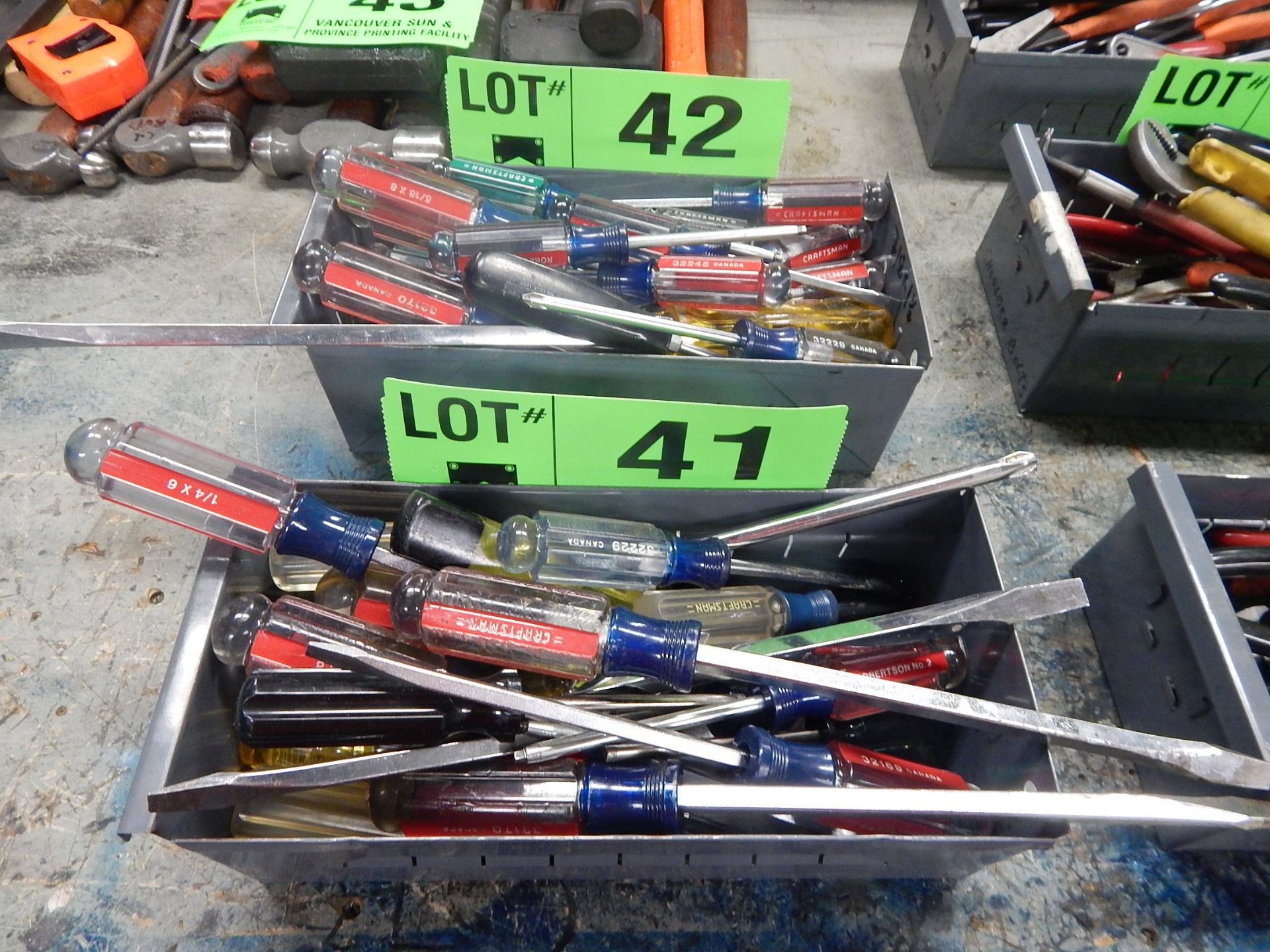 LOT/ SCREWDRIVERS