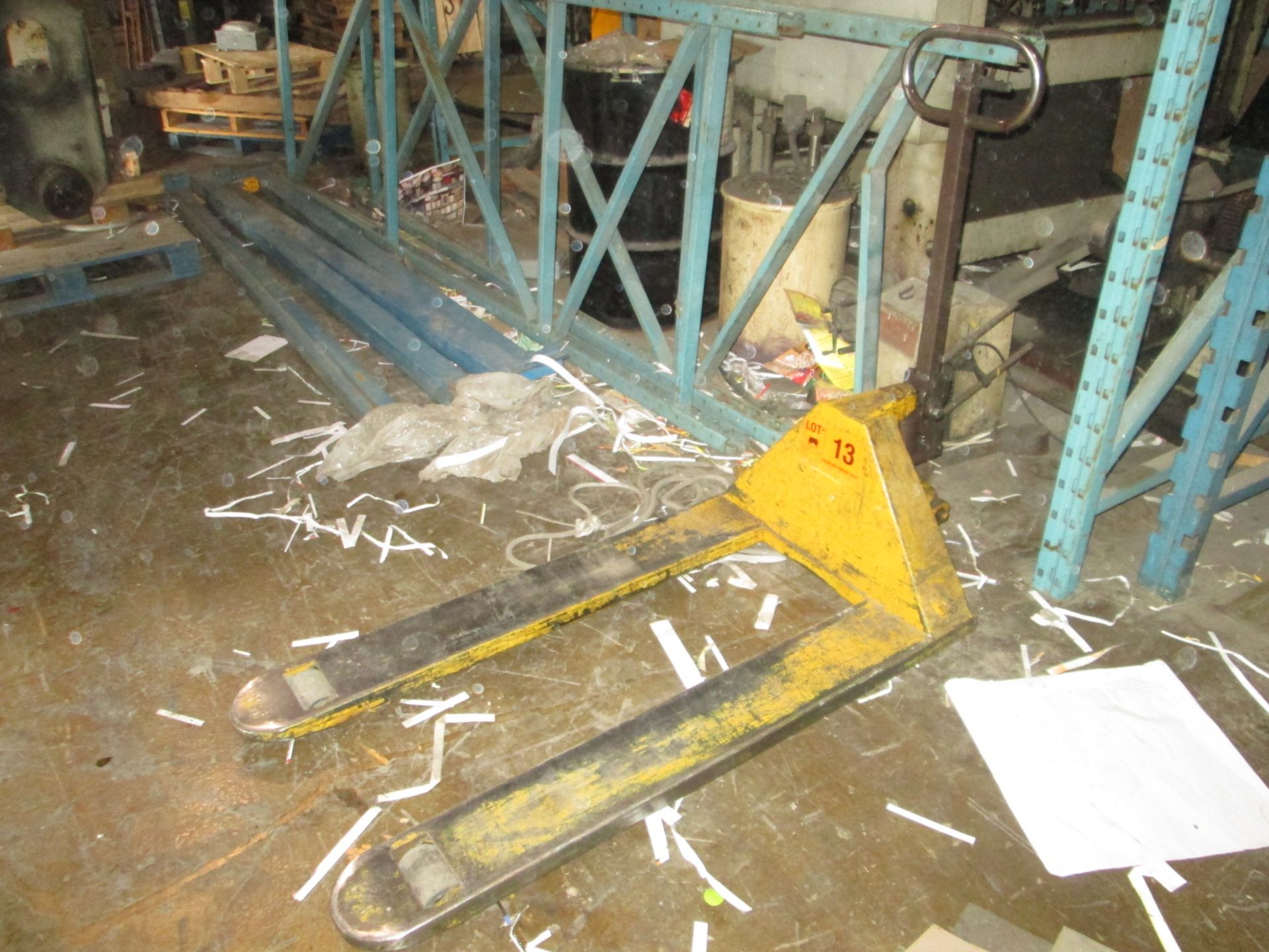 HYDRAULIC PALLET TRUCK